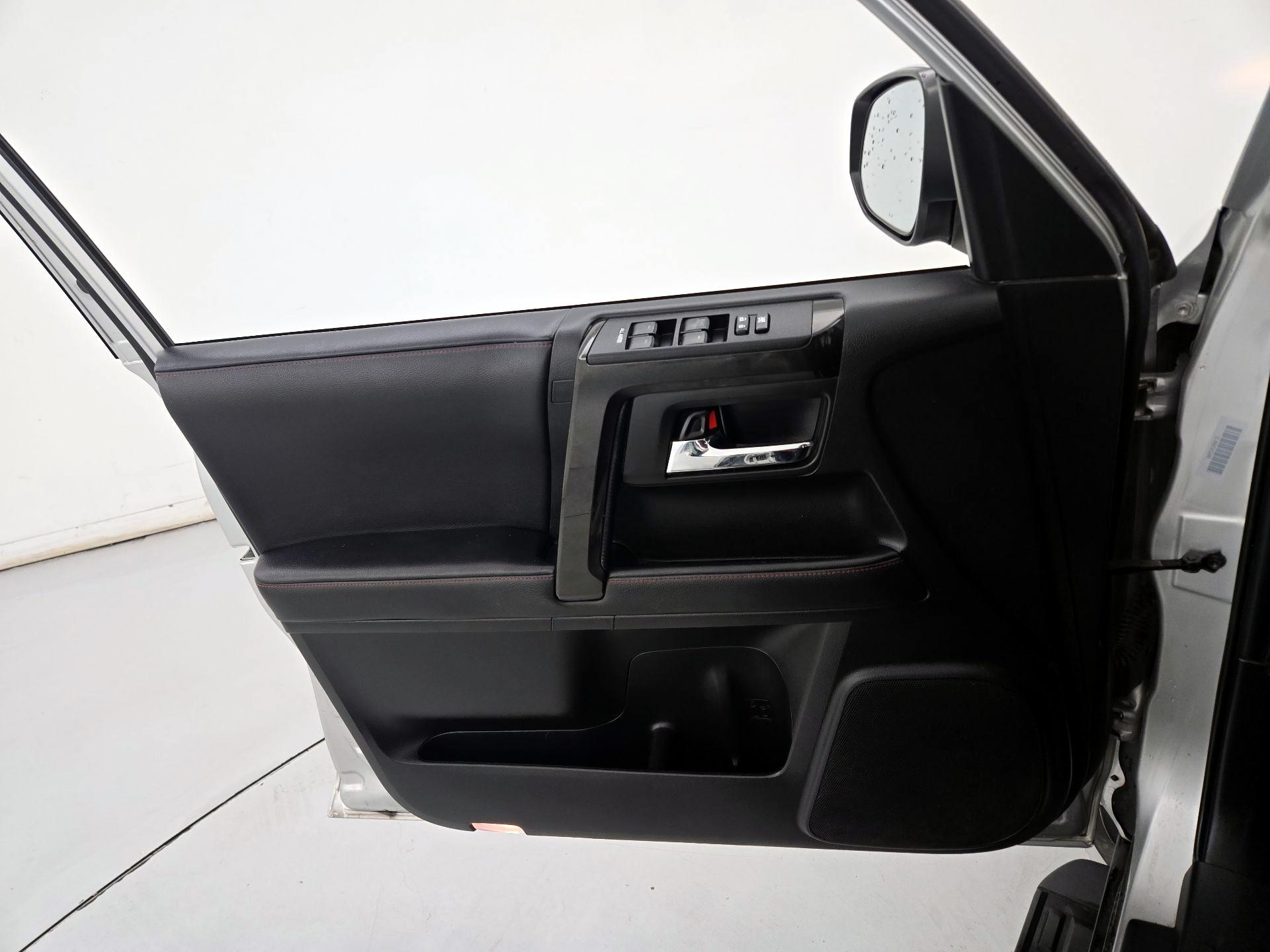 Thumbnail: 2022 Toyota 4Runner - 12