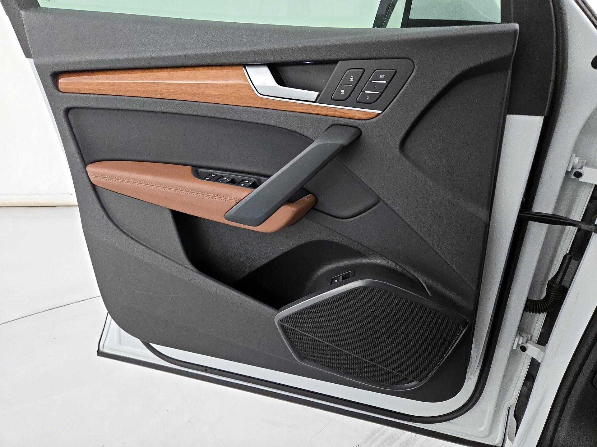 Thumbnail: 2022 Audi Q5 - 12