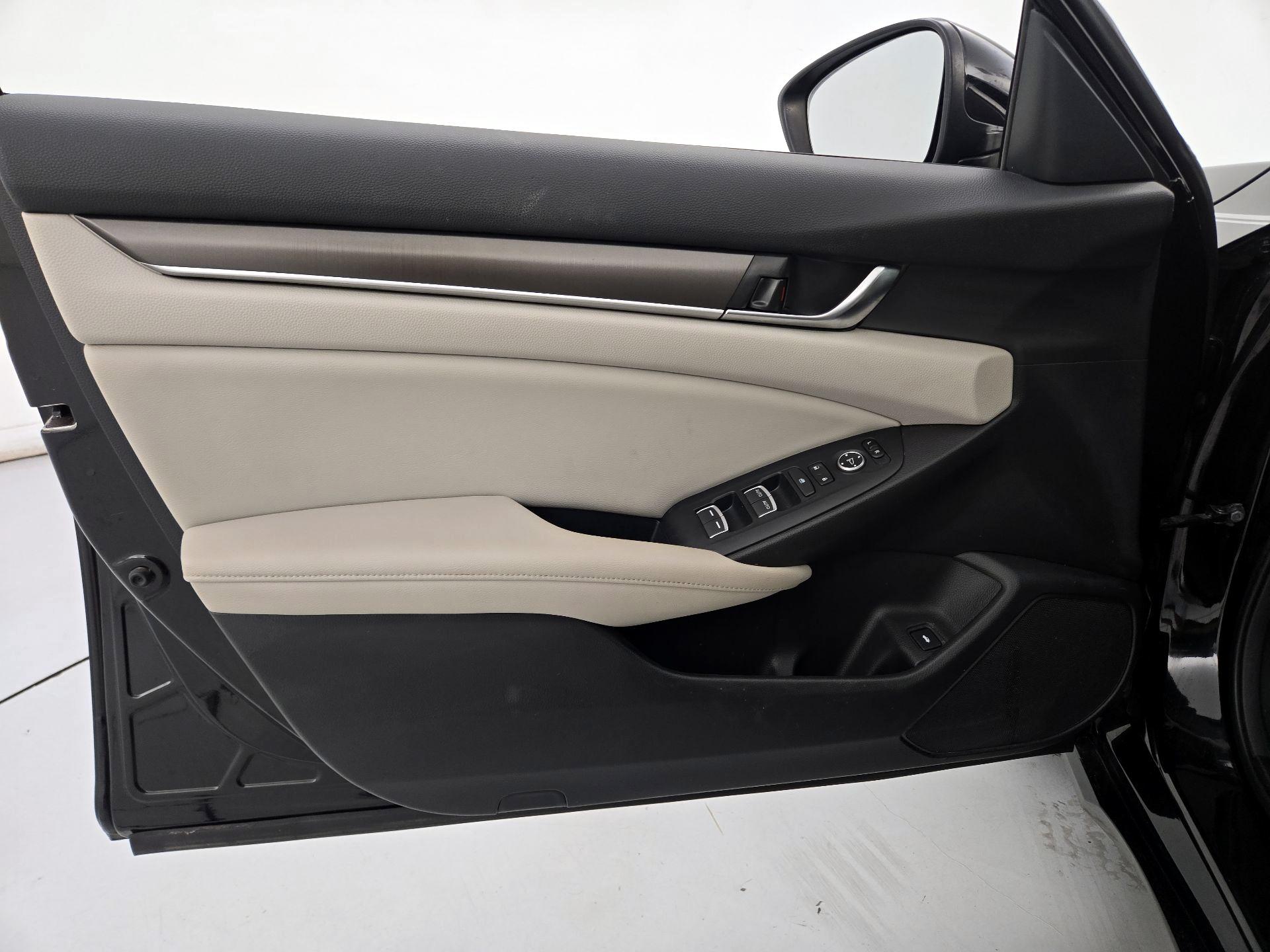 Thumbnail: 2018 Honda Accord - 12