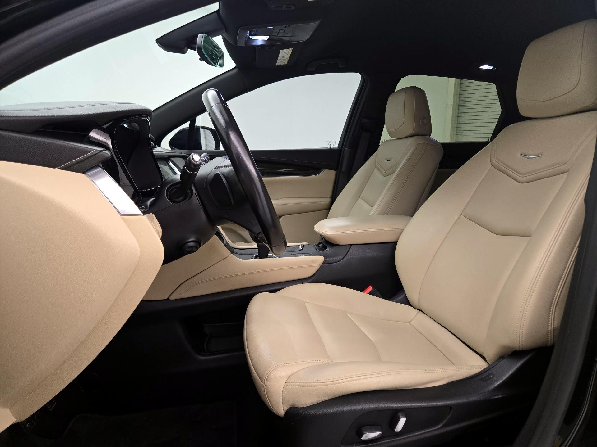 Thumbnail: 2018 Cadillac XT5 - 11