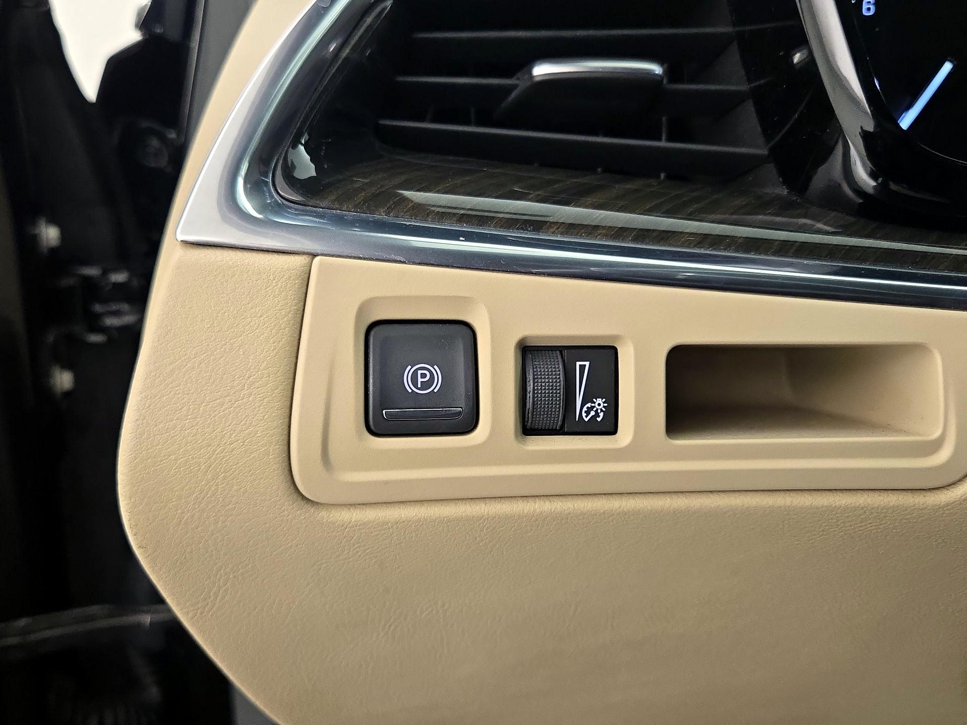 Thumbnail: 2018 Cadillac XT5 - 13