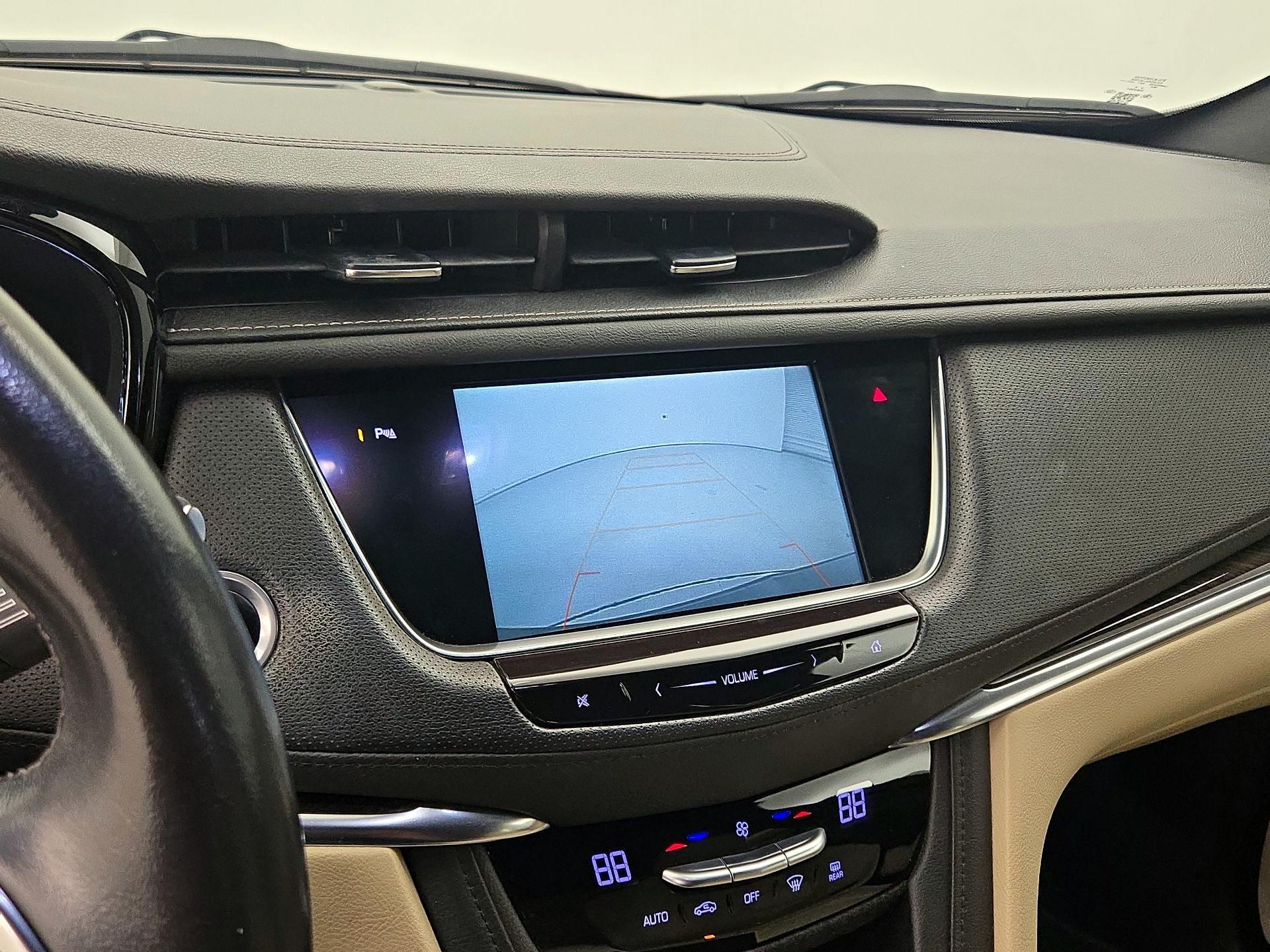 Thumbnail: 2018 Cadillac XT5 - 14