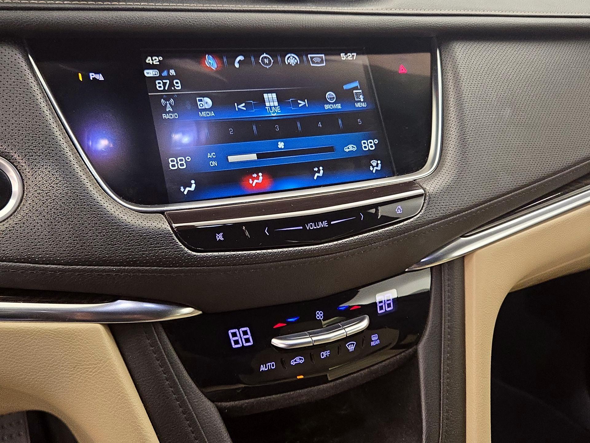 Thumbnail: 2018 Cadillac XT5 - 16