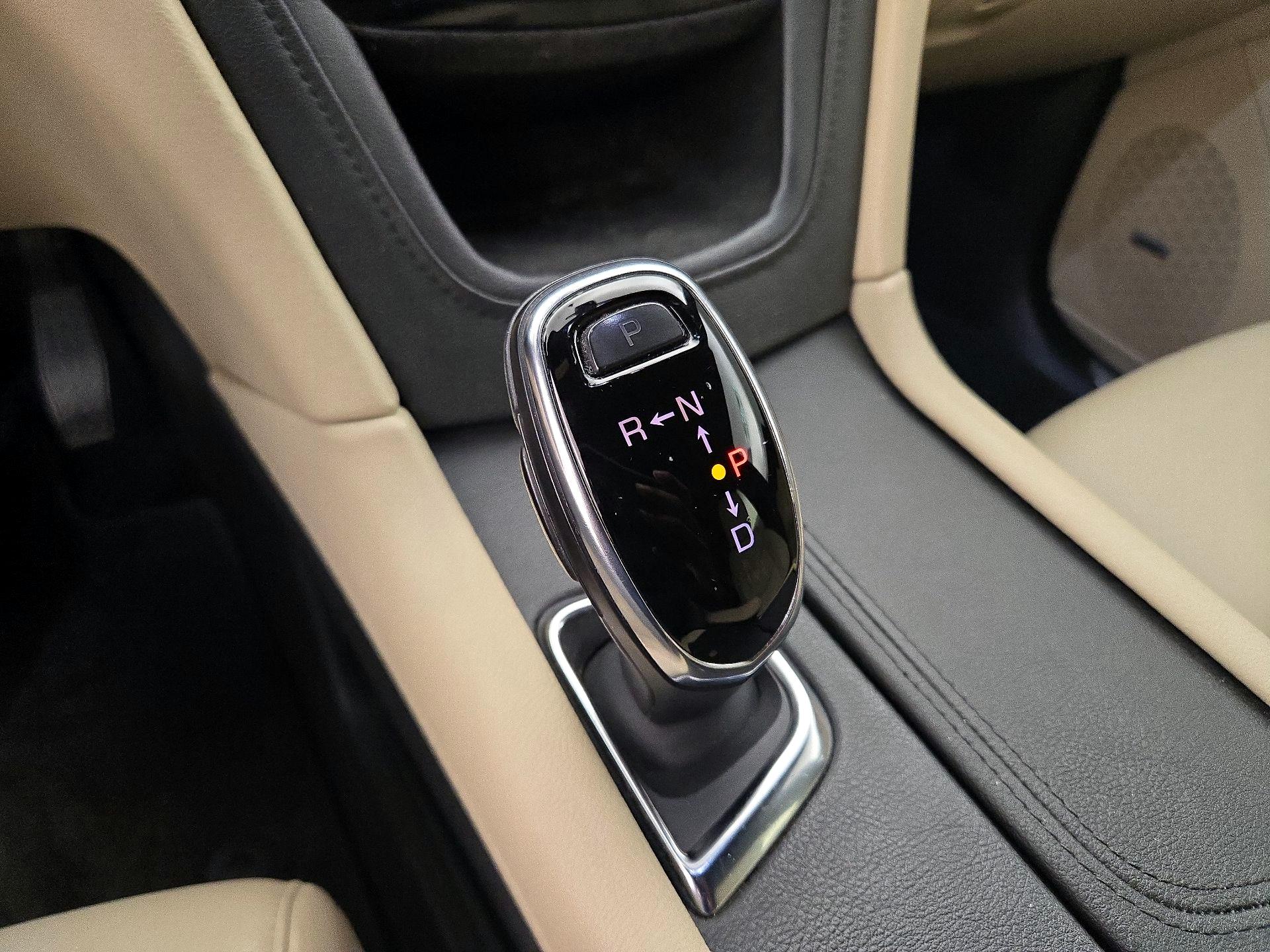 Thumbnail: 2018 Cadillac XT5 - 17