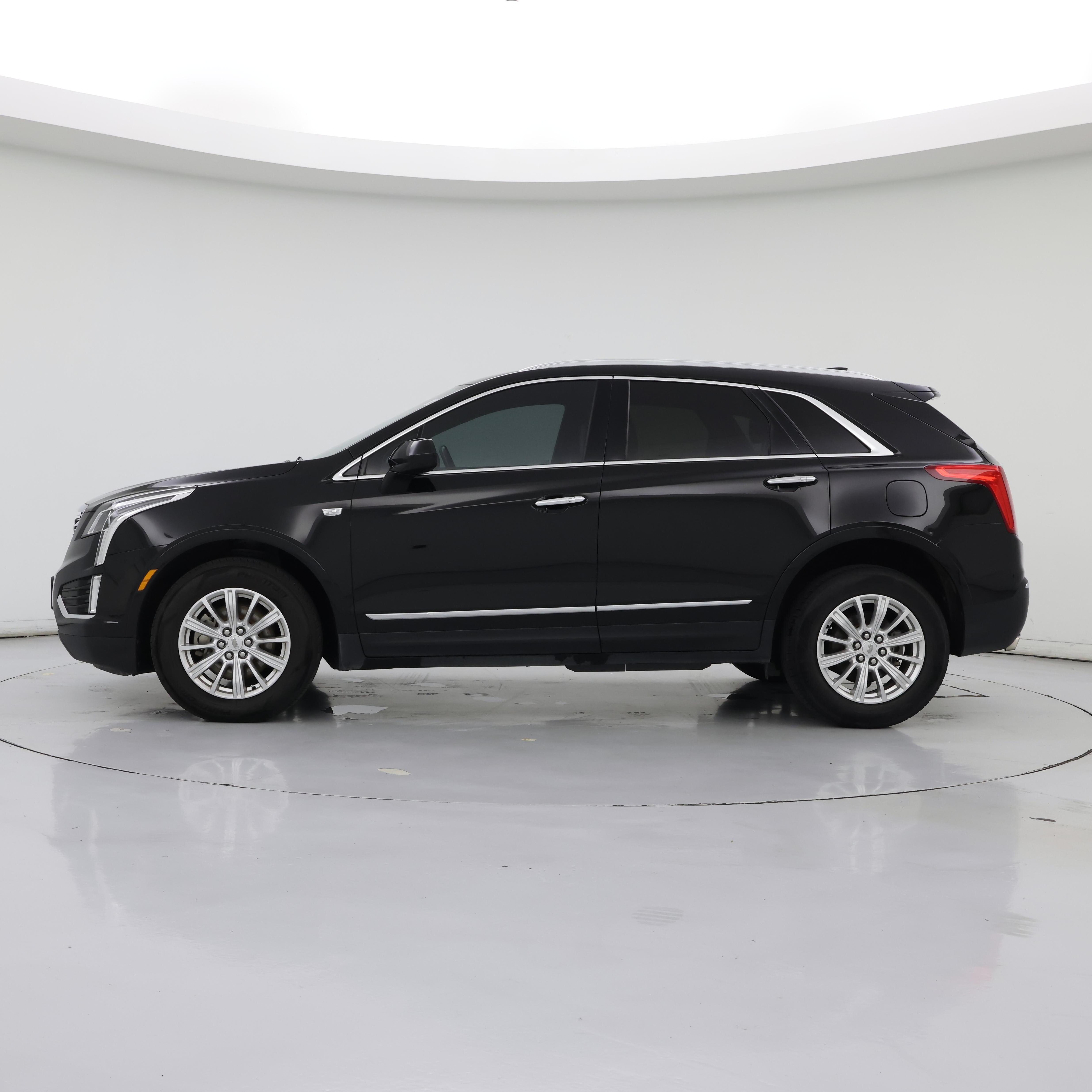Thumbnail: 2018 Cadillac XT5 - 3