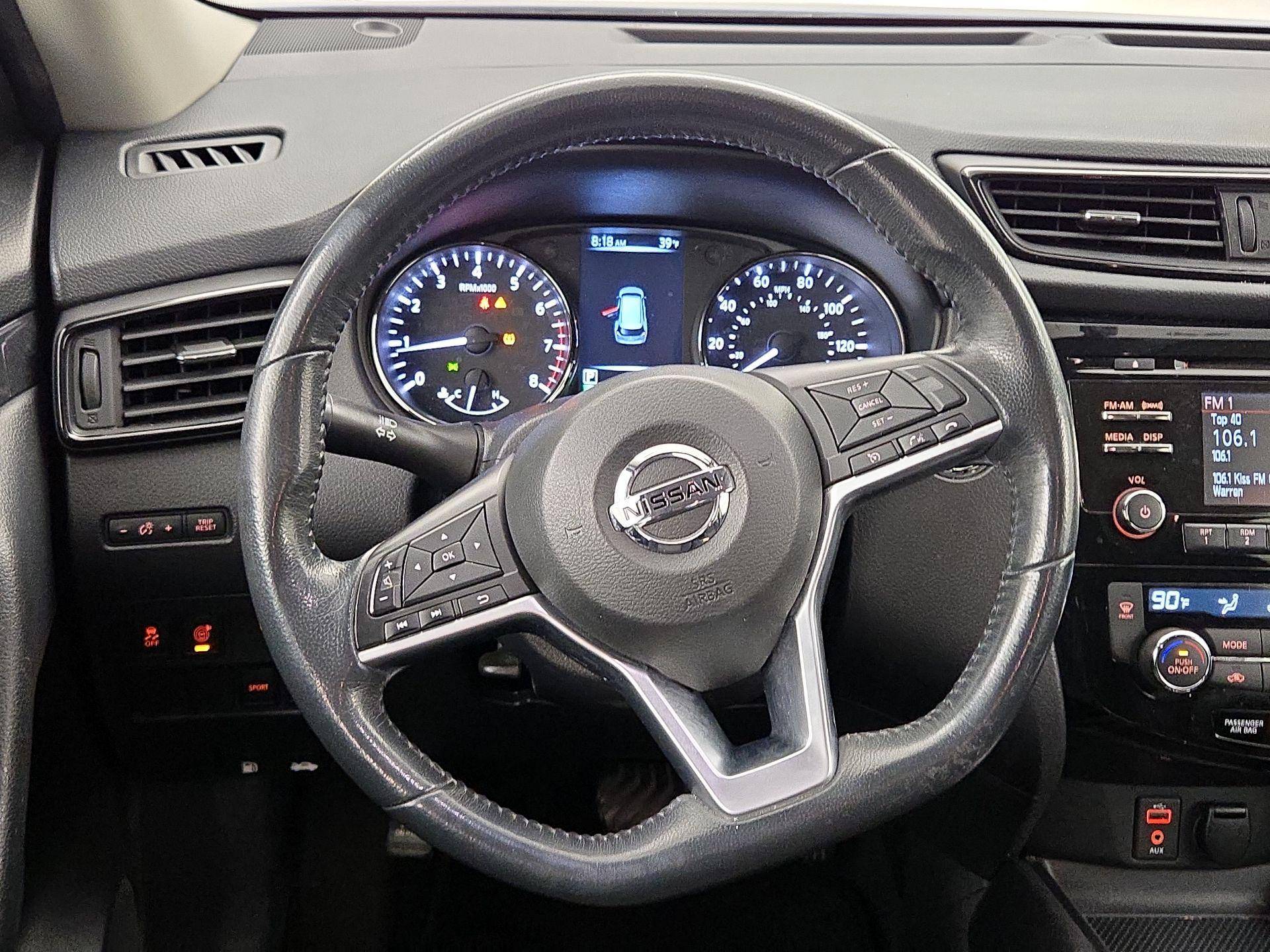 Thumbnail: 2017 Nissan Rogue - 10