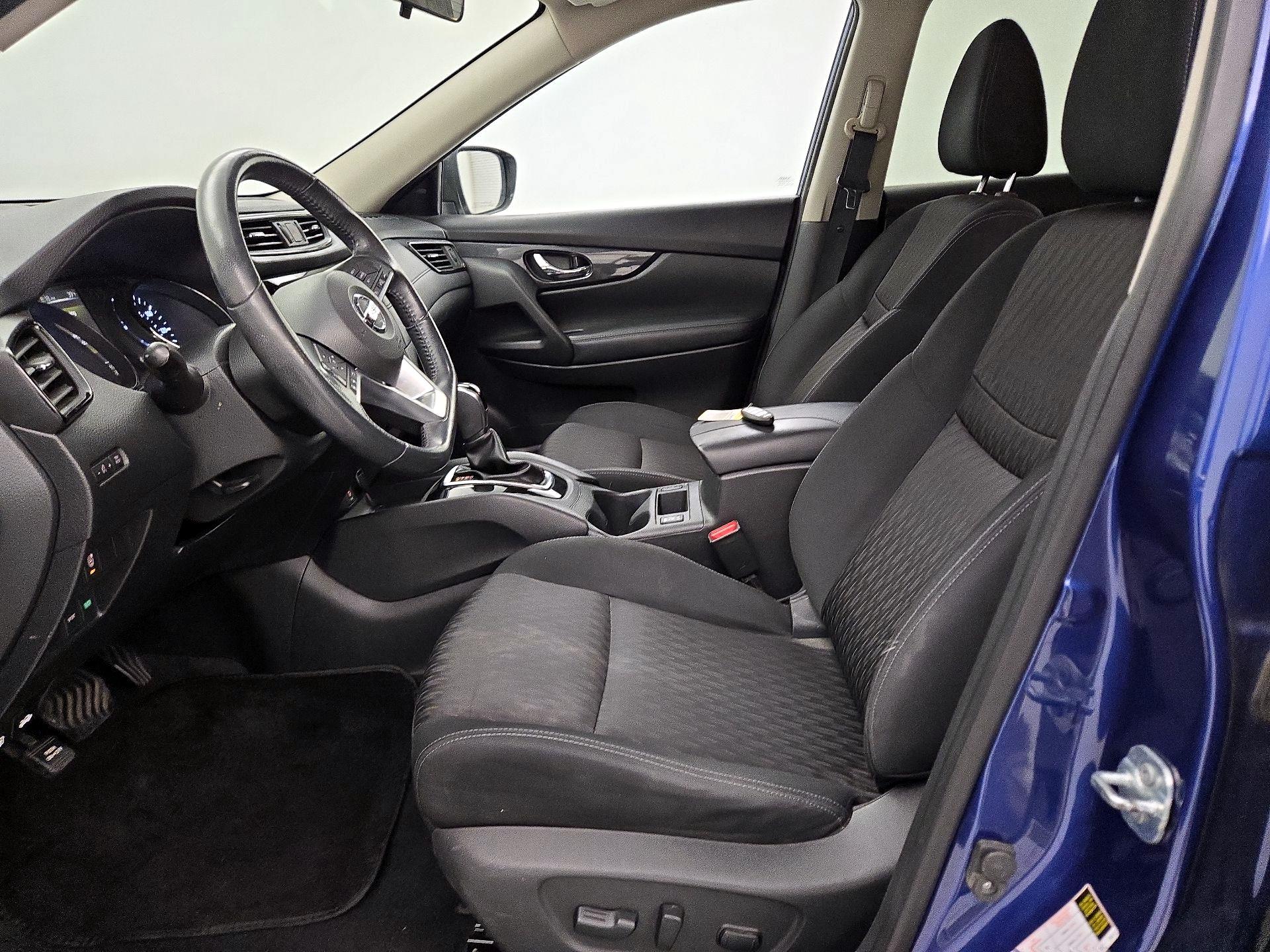 Thumbnail: 2017 Nissan Rogue - 11