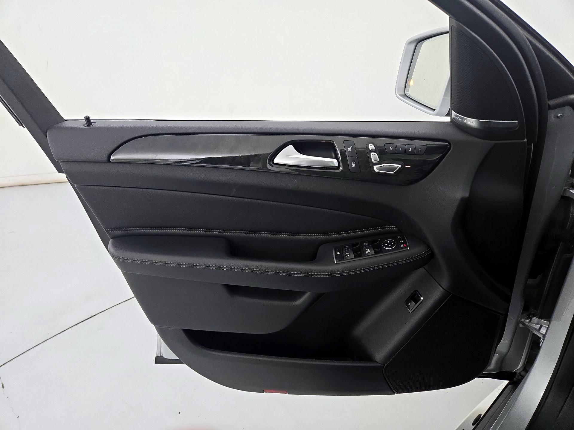 Thumbnail: 2017 Mercedes-Benz GLE - 12