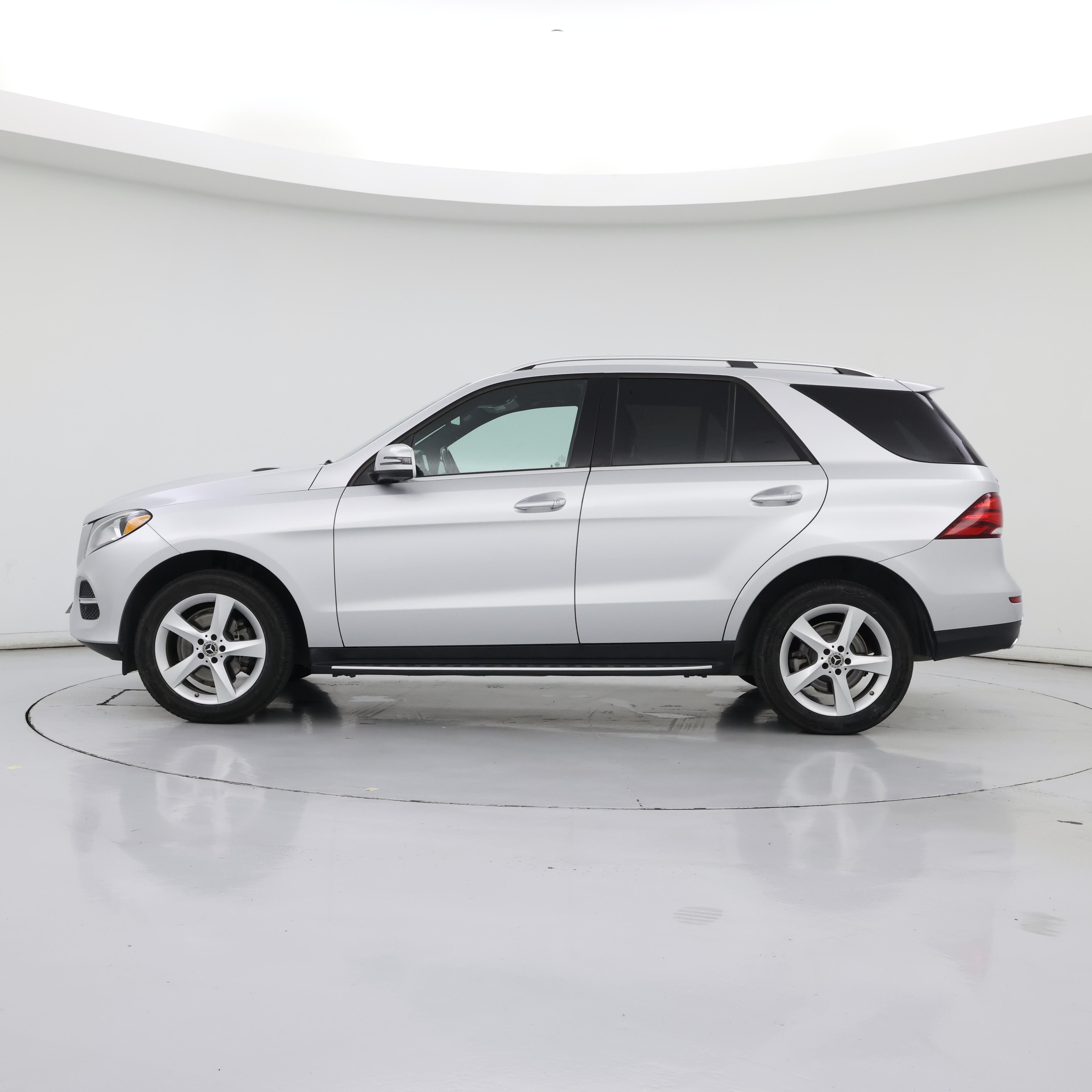 Thumbnail: 2017 Mercedes-Benz GLE - 3