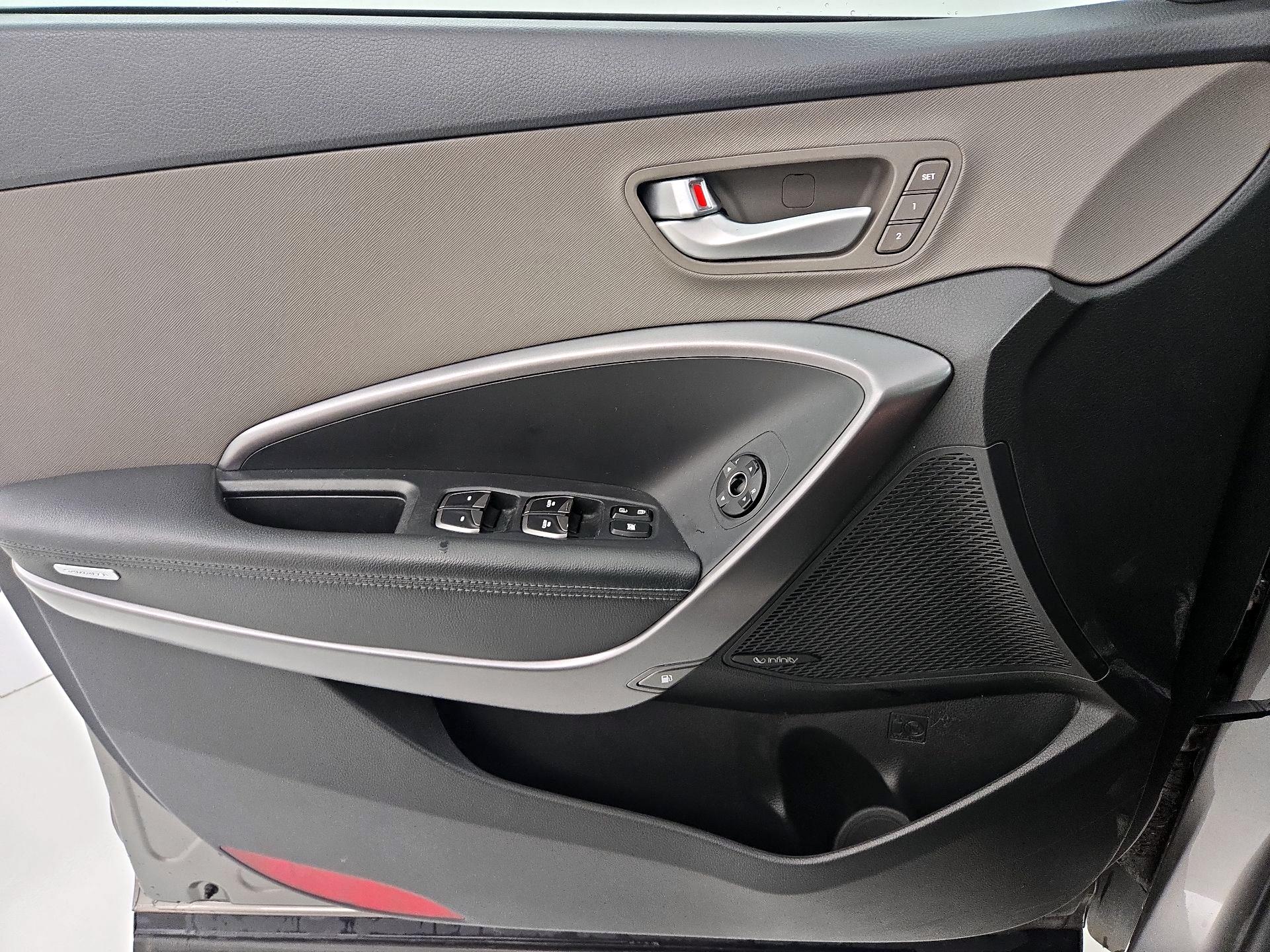 Thumbnail: 2017 Hyundai Santa Fe - 12