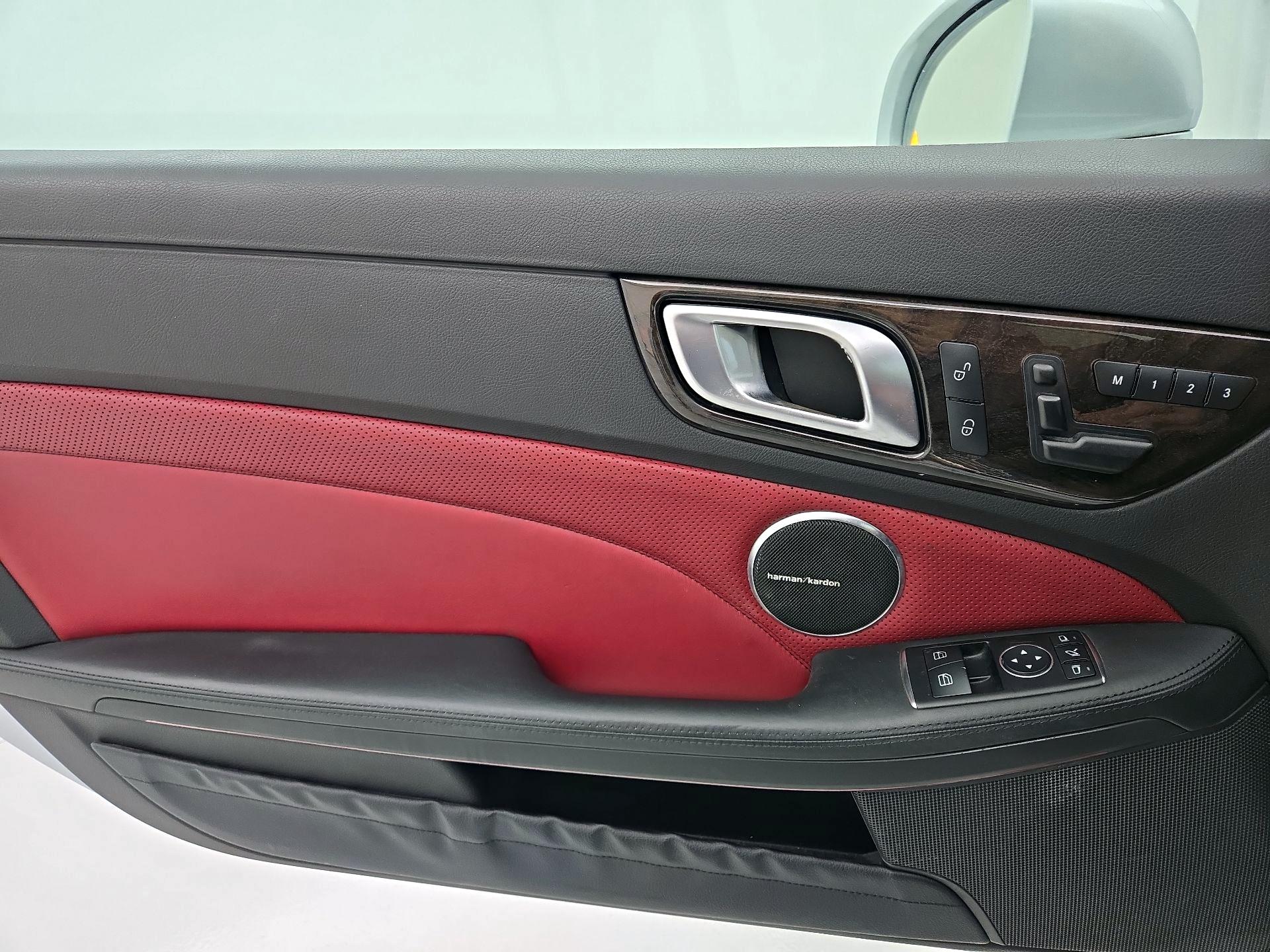 Thumbnail: 2016 Mercedes-Benz SLK - 12