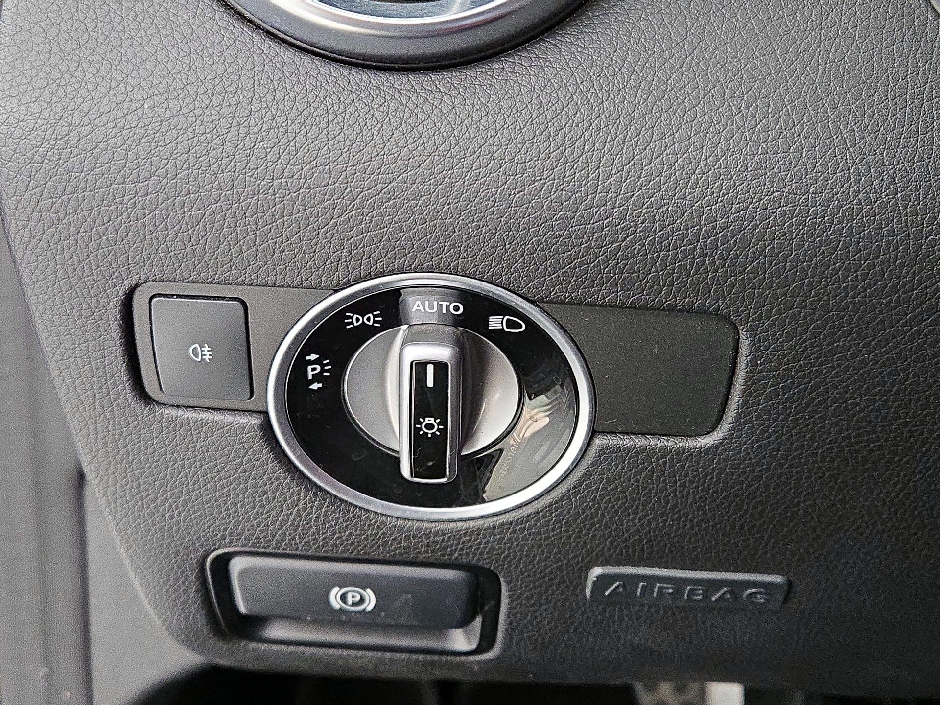 Thumbnail: 2016 Mercedes-Benz SLK - 13