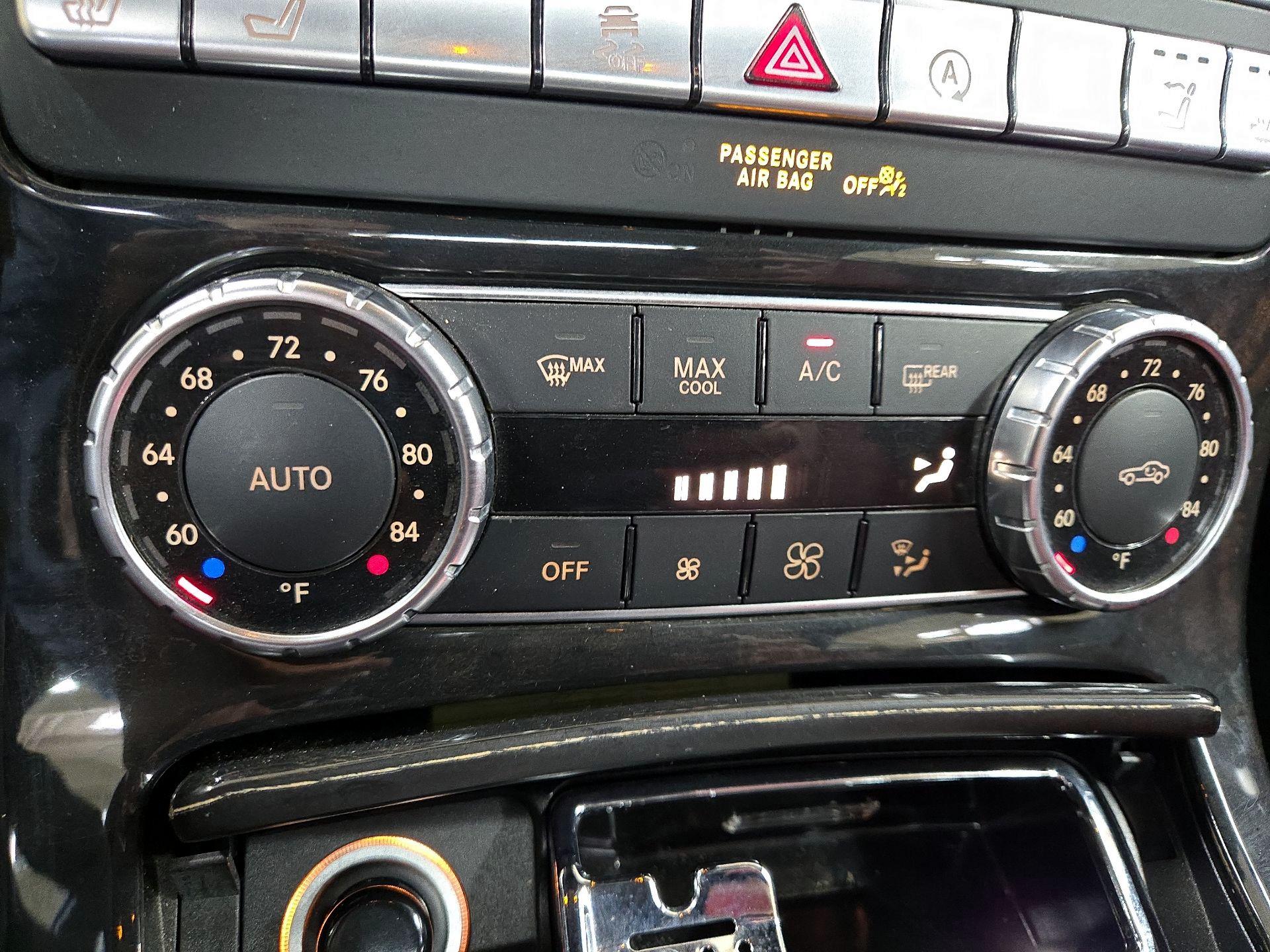 Thumbnail: 2016 Mercedes-Benz SLK - 16