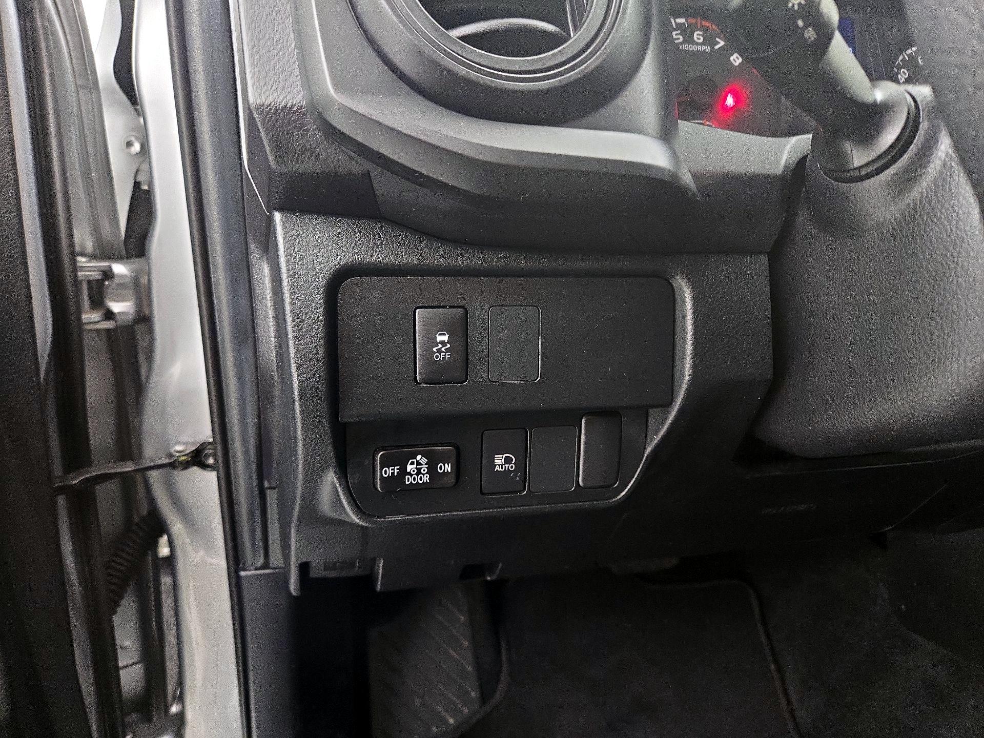 Thumbnail: 2022 Toyota Tacoma - 13