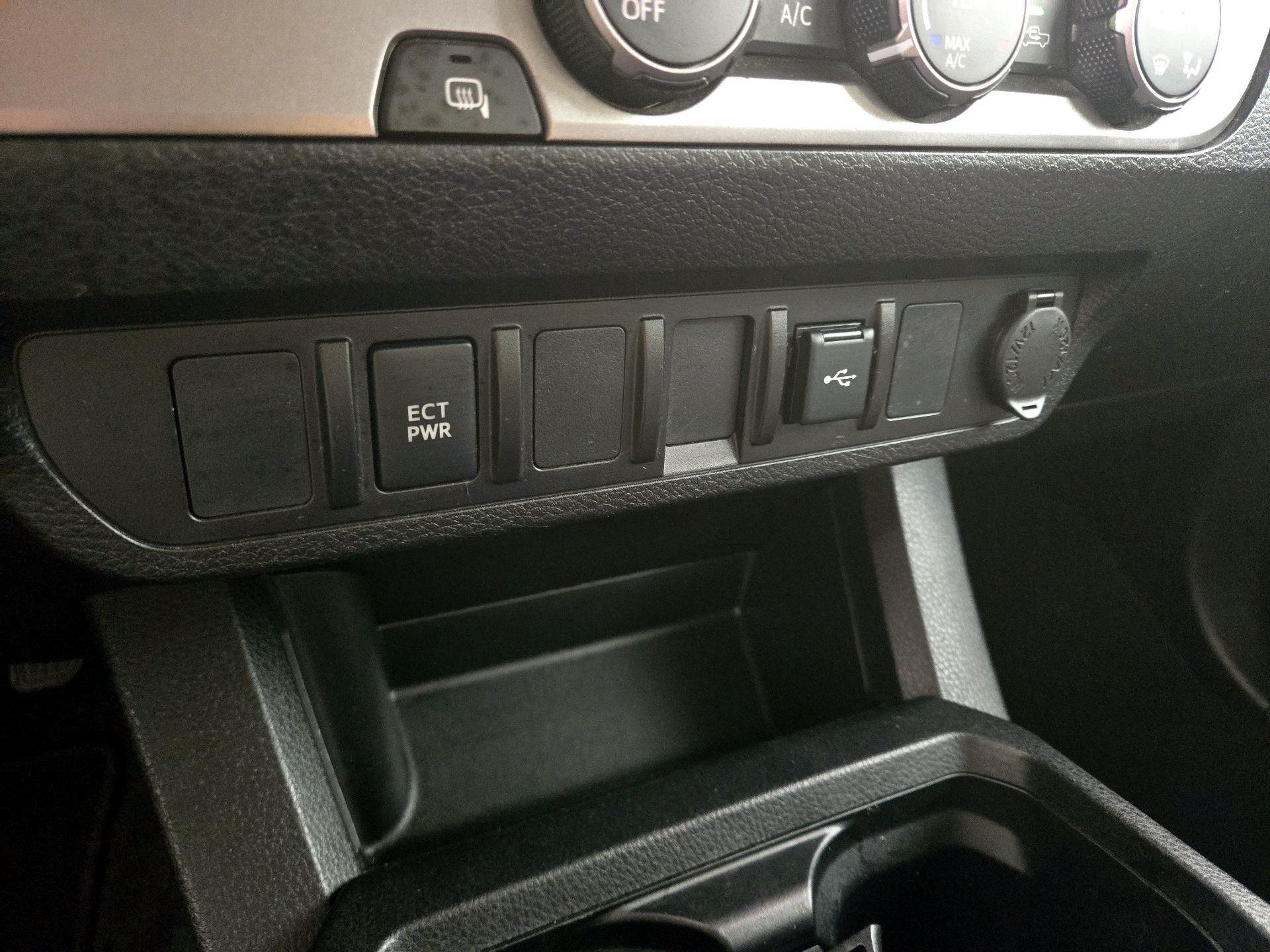 Thumbnail: 2022 Toyota Tacoma - 18