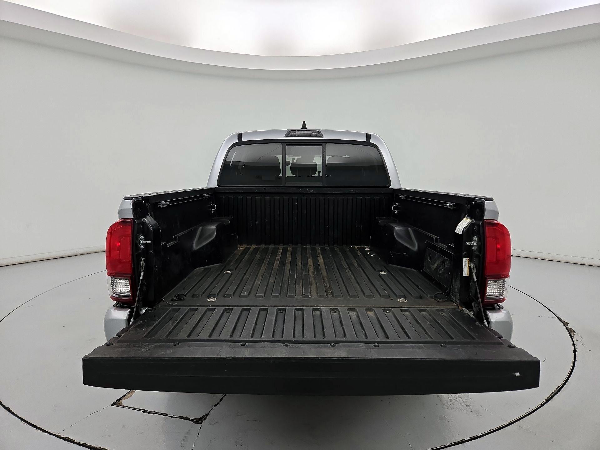 Thumbnail: 2022 Toyota Tacoma - 20