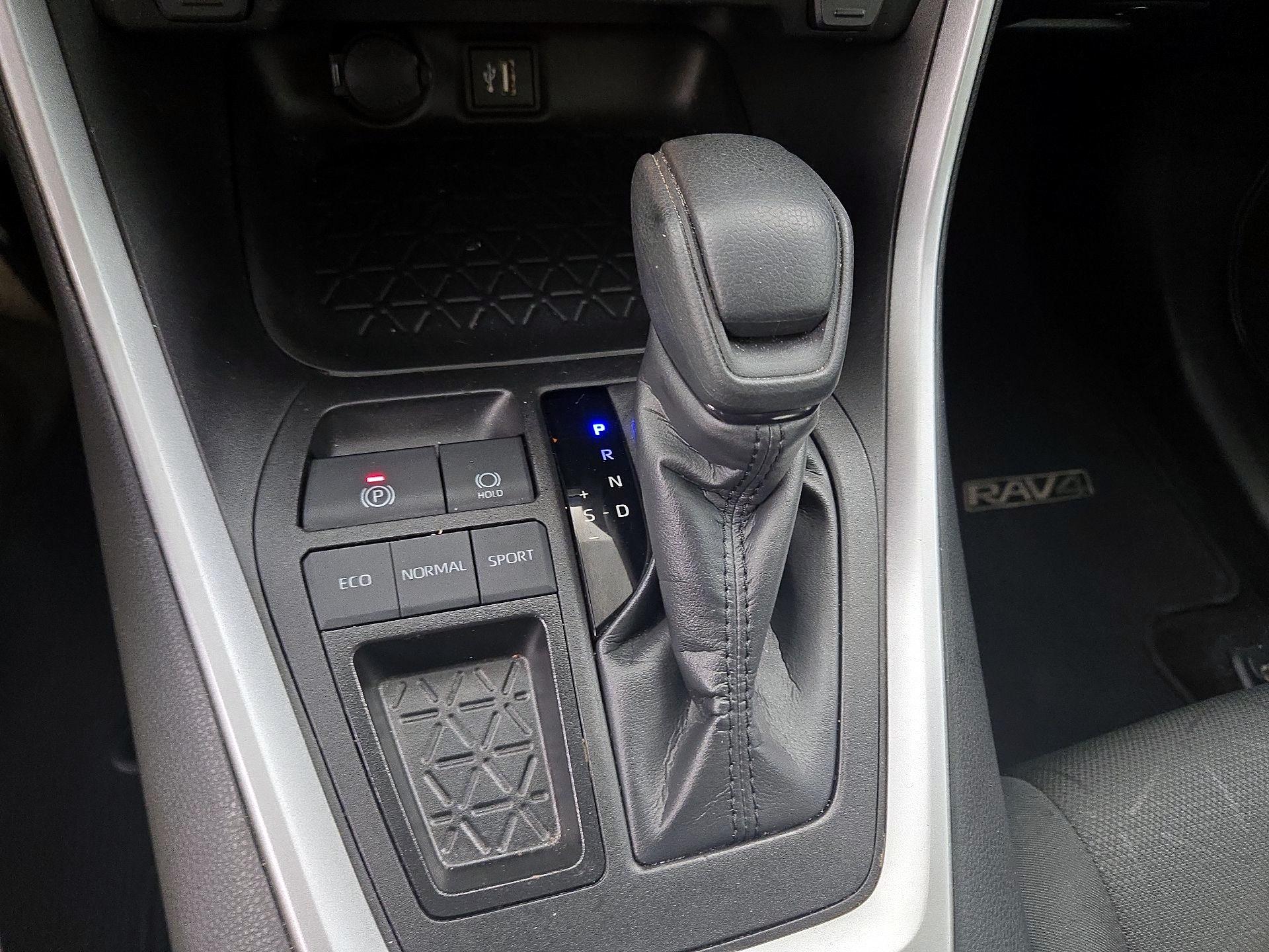 Thumbnail: 2023 Toyota RAV4 - 17