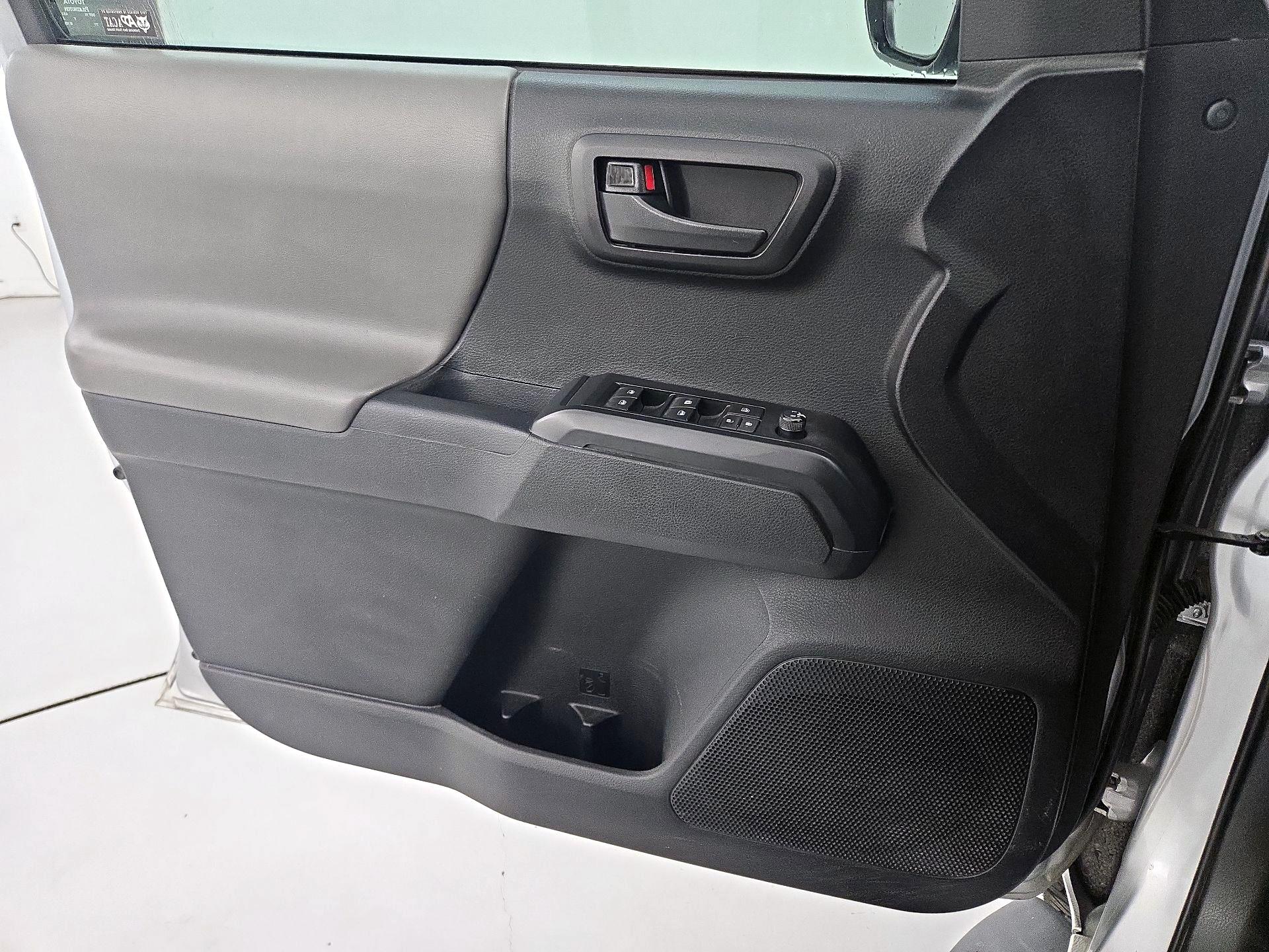 Thumbnail: 2022 Toyota Tacoma - 12