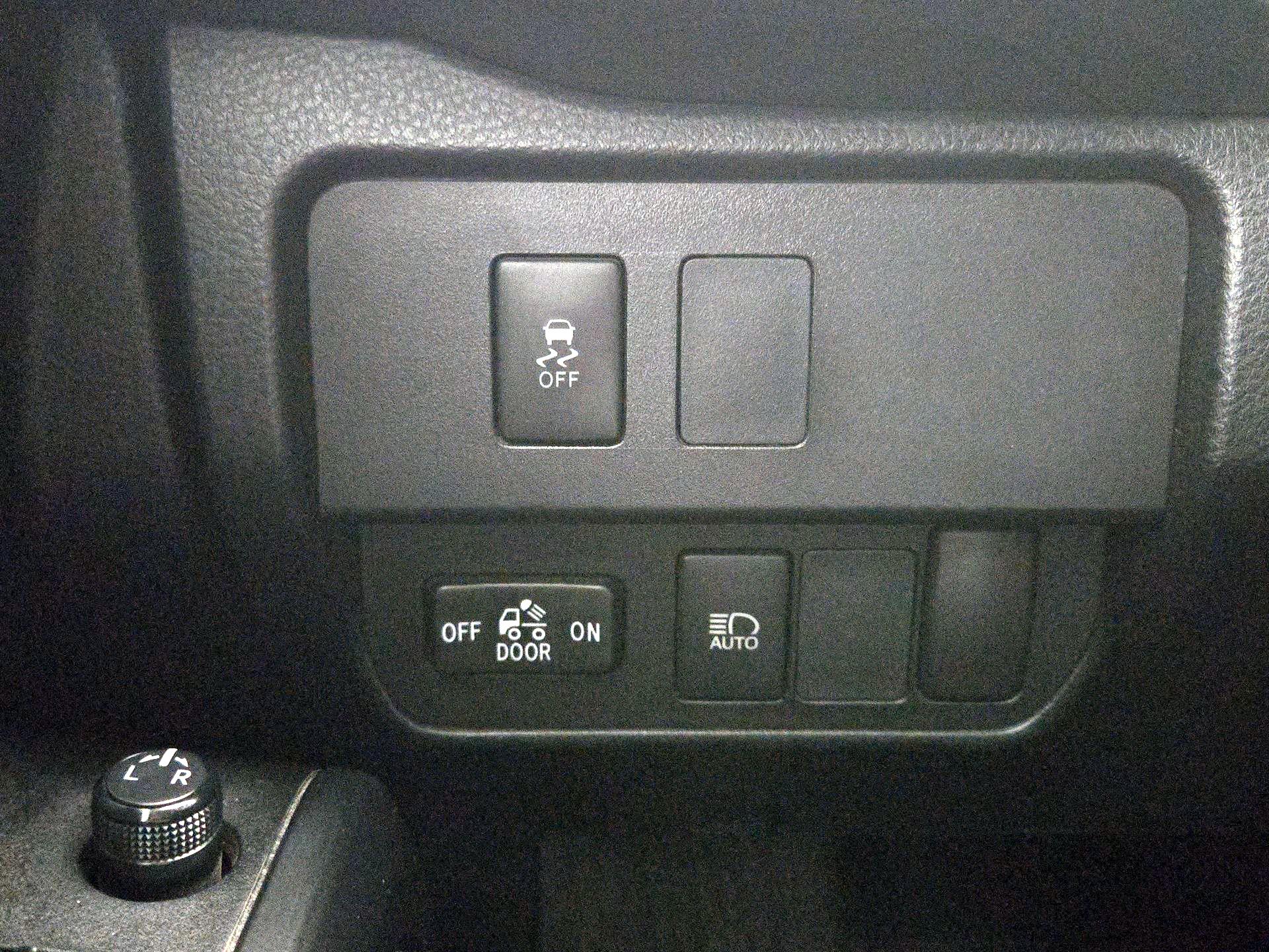 Thumbnail: 2022 Toyota Tacoma - 13