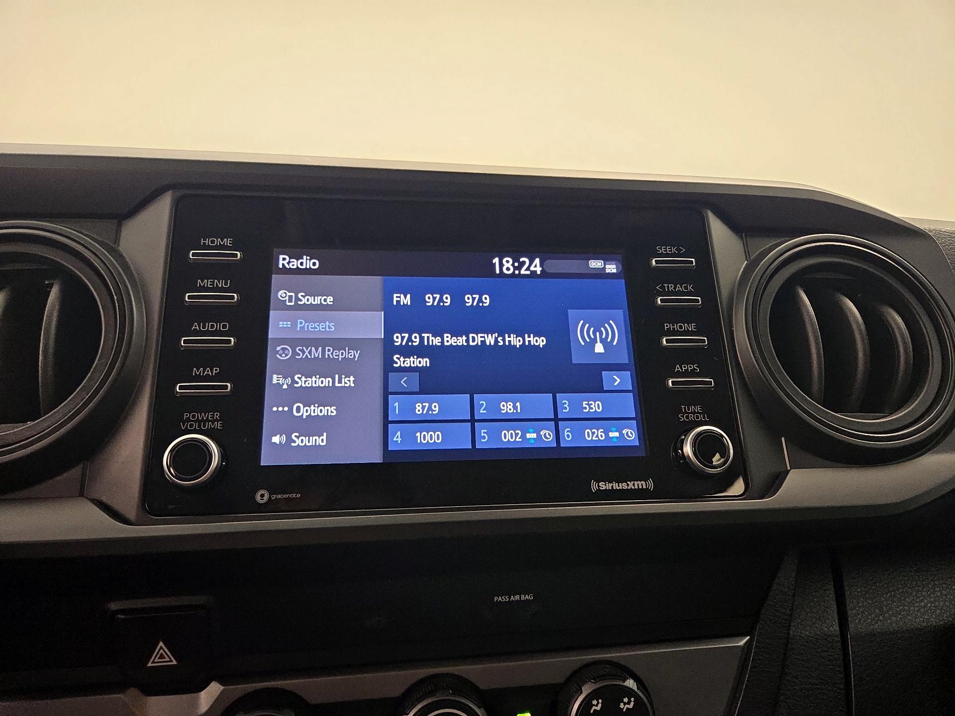 Thumbnail: 2022 Toyota Tacoma - 15