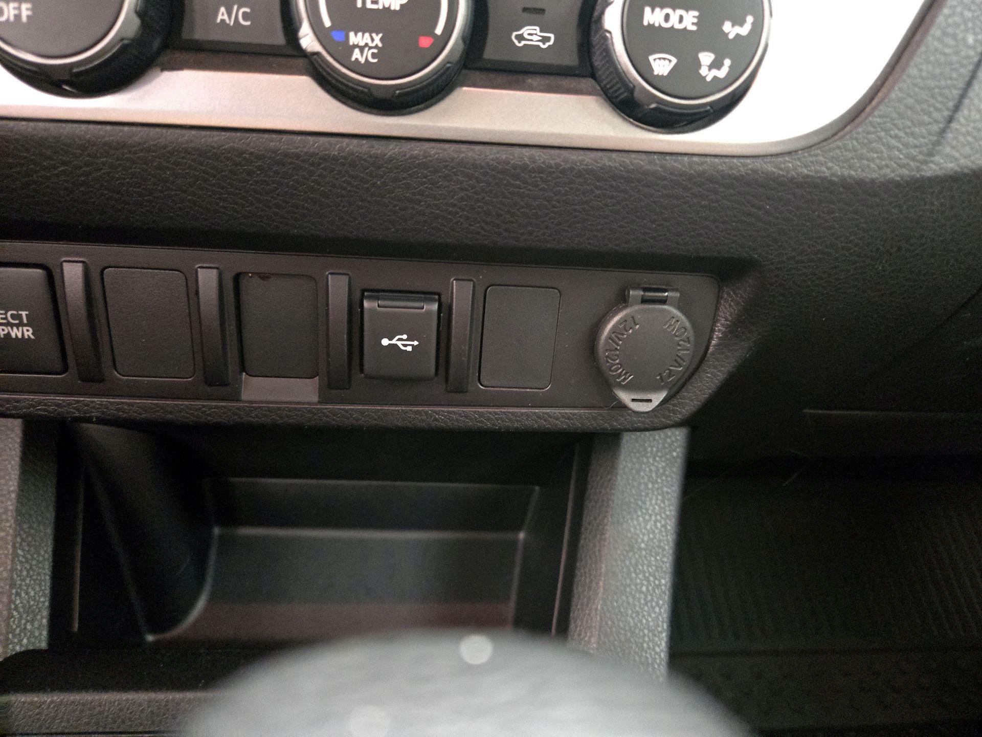 Thumbnail: 2022 Toyota Tacoma - 18