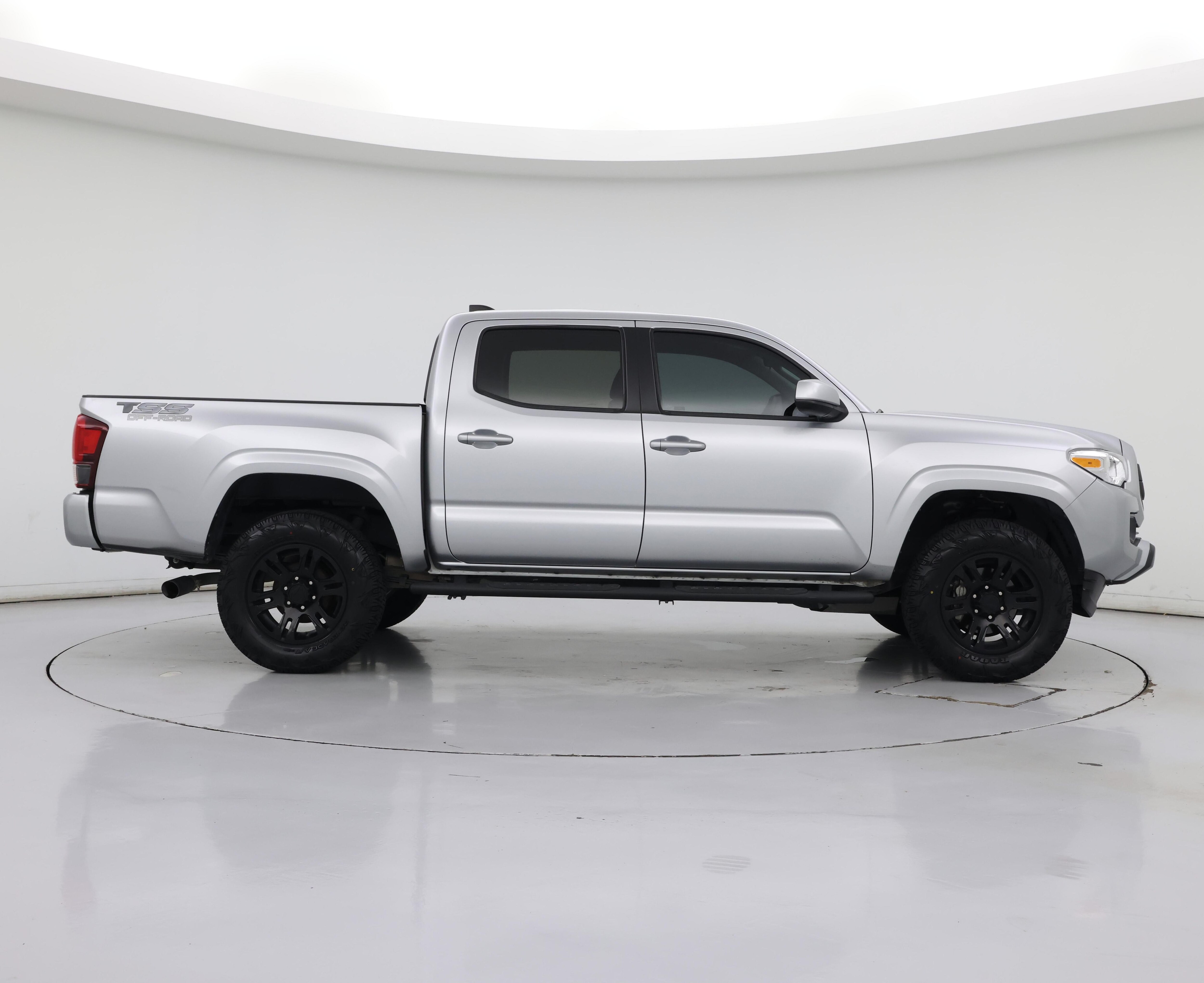Thumbnail: 2022 Toyota Tacoma - 7