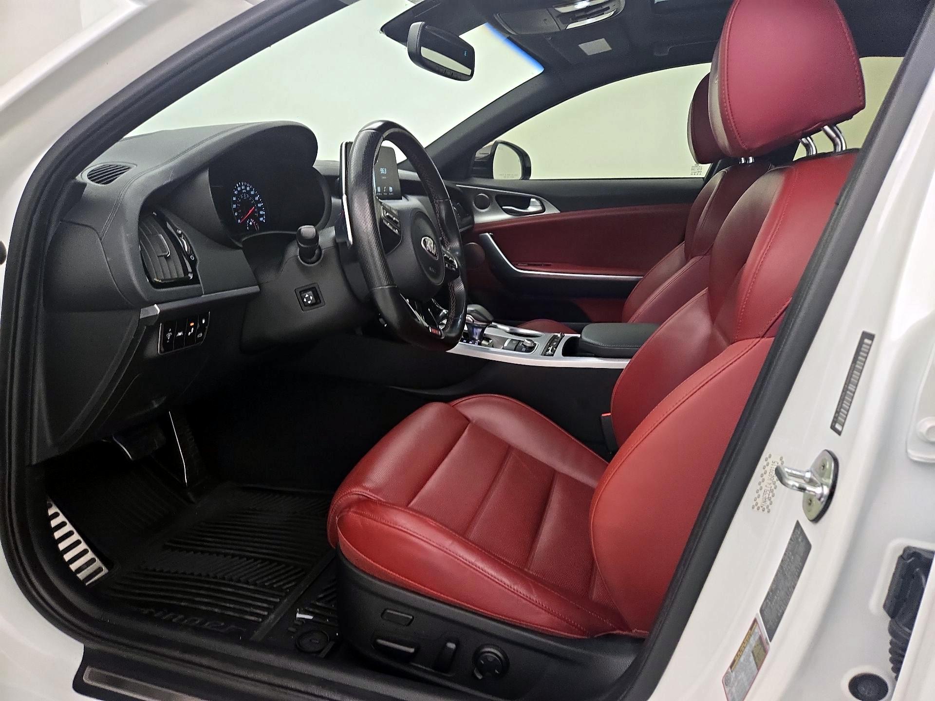 Thumbnail: 2018 Kia Stinger - 11