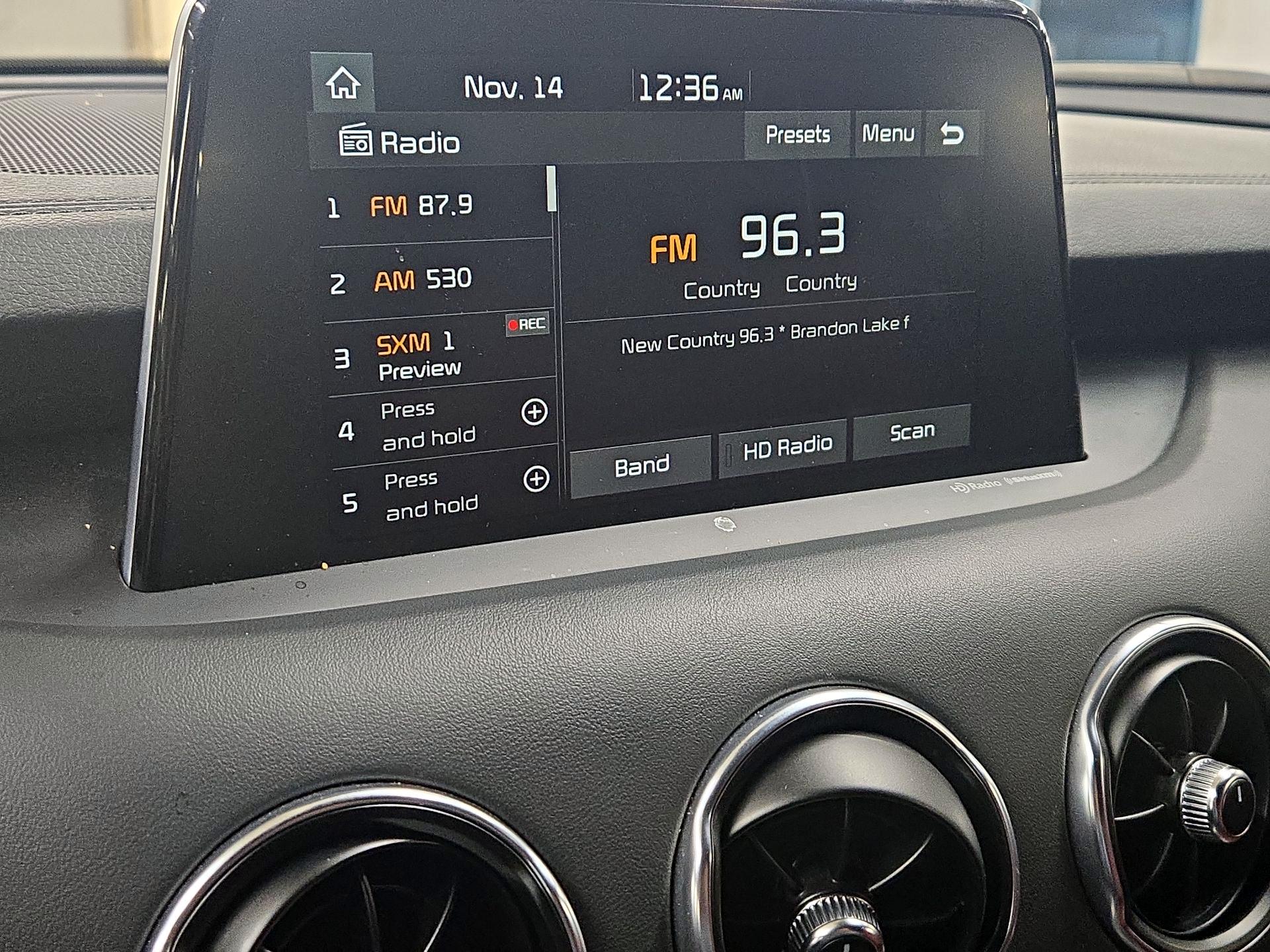 Thumbnail: 2018 Kia Stinger - 16