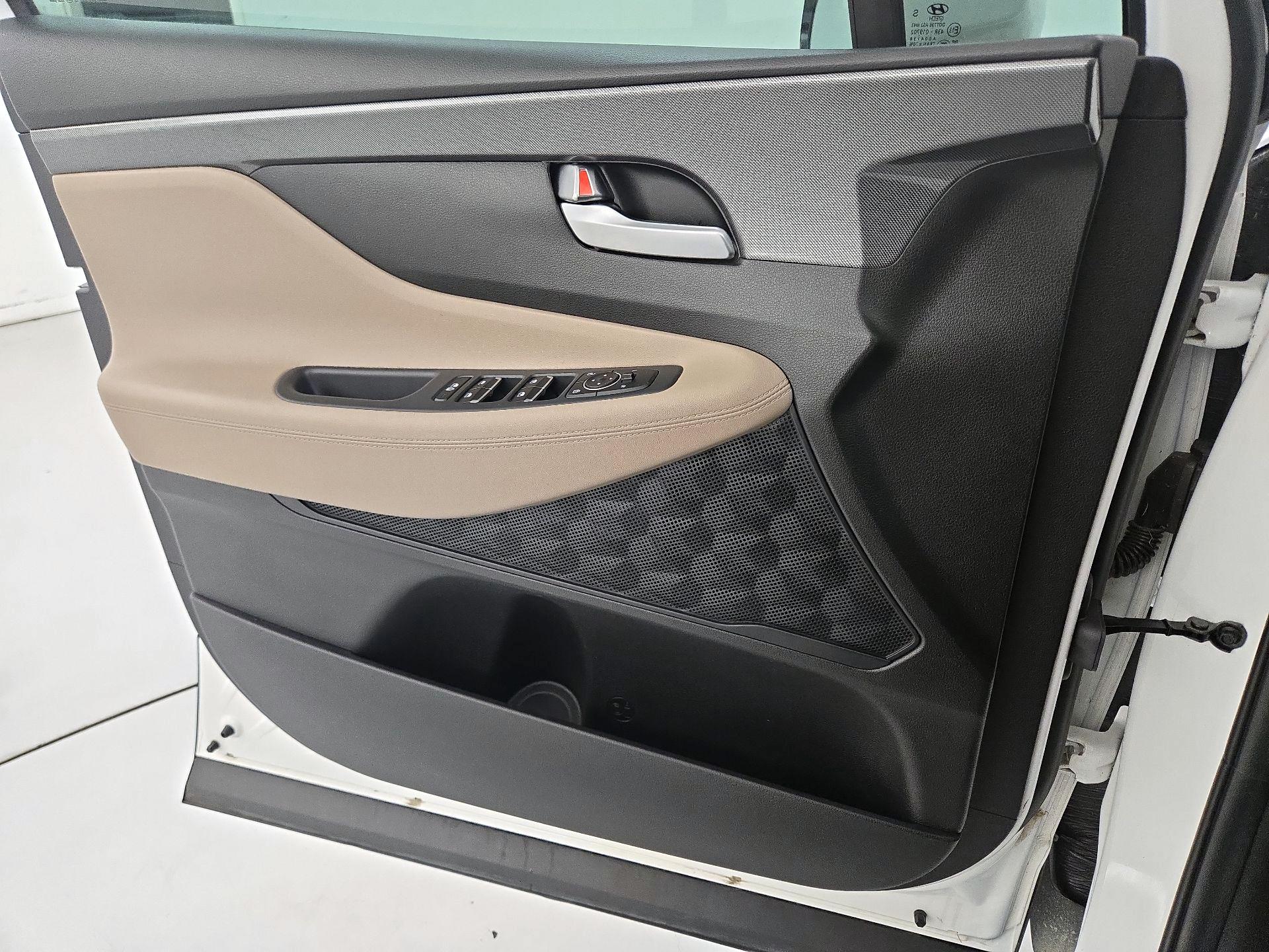 Thumbnail: 2023 Hyundai Santa Fe - 12