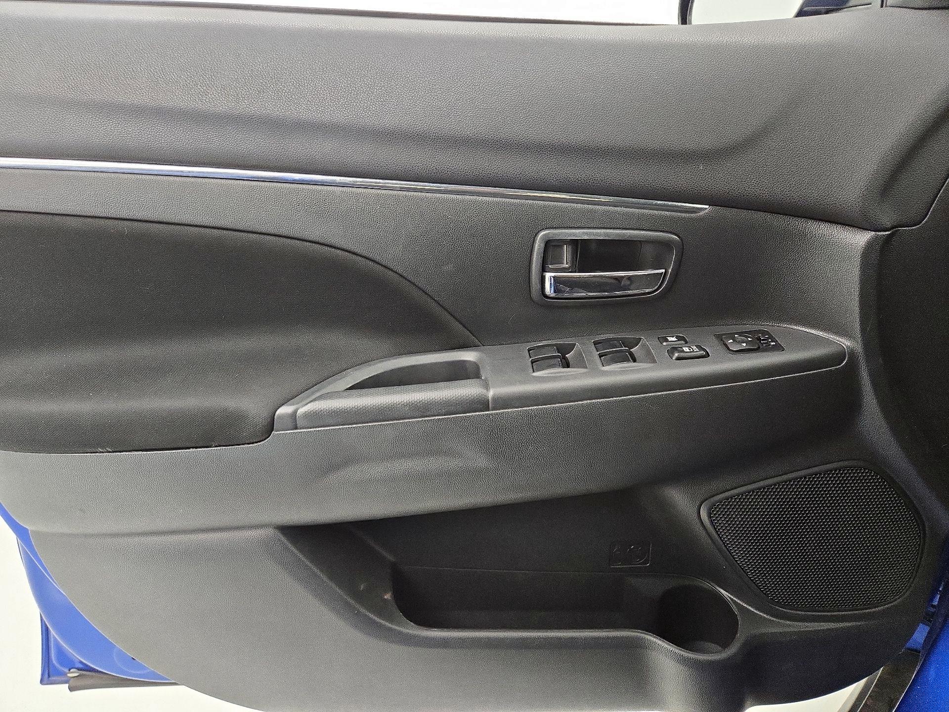 Thumbnail: 2021 Mitsubishi Outlander Sport - 12