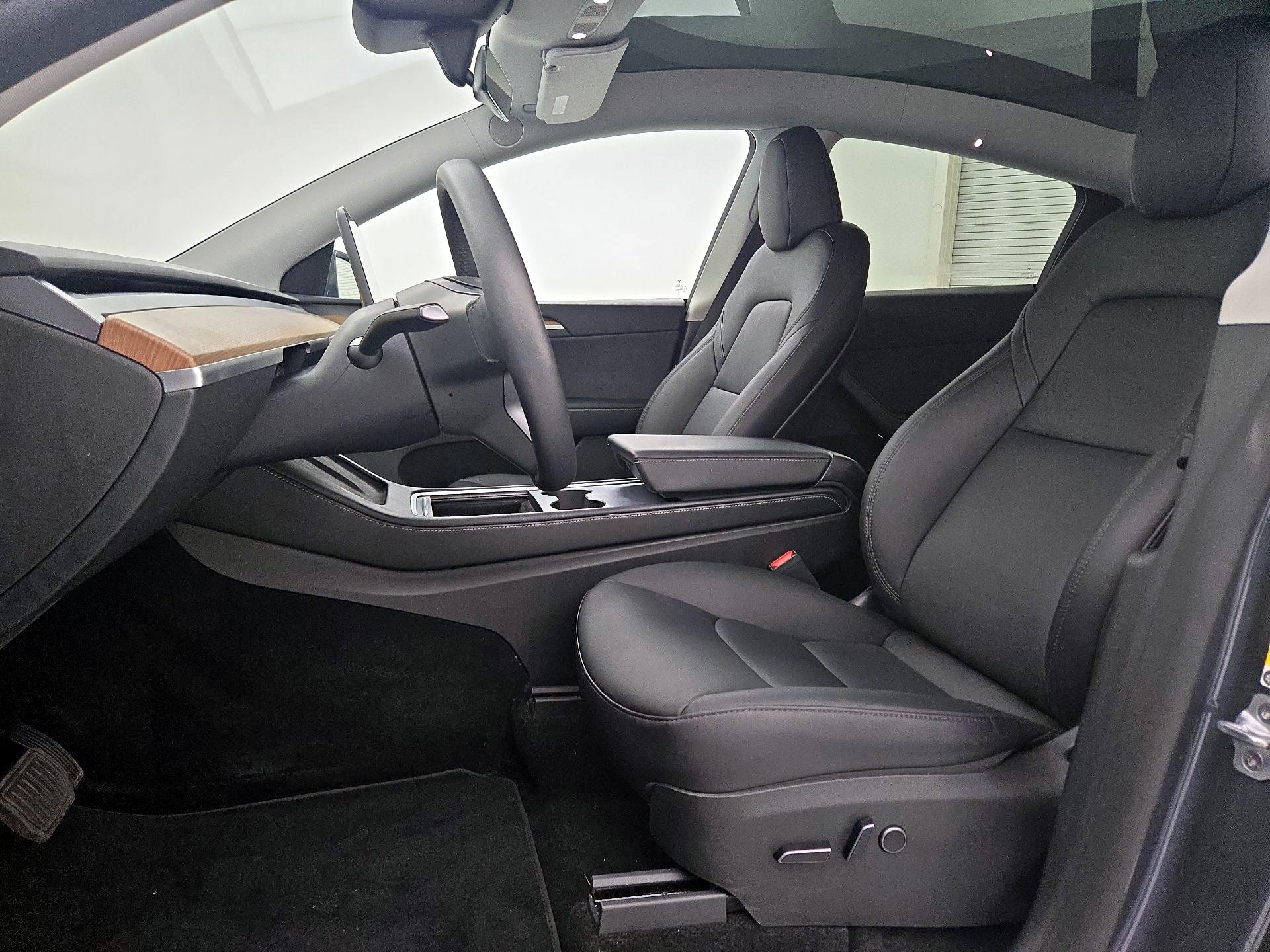 Thumbnail: 2023 Tesla Model Y - 11