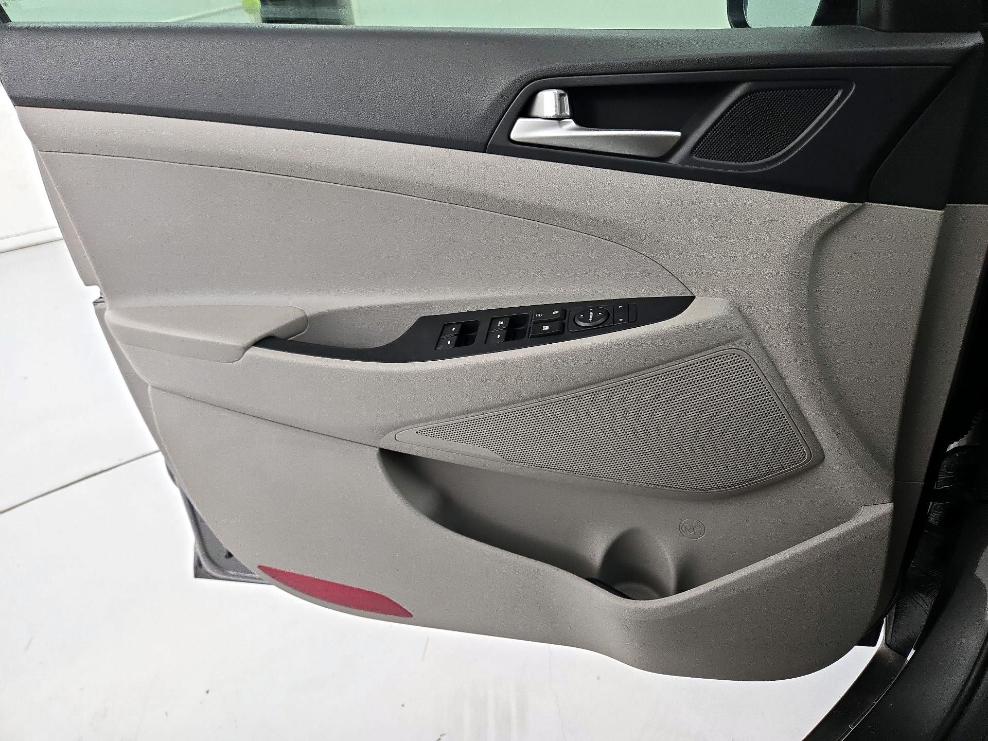 Thumbnail: 2020 Hyundai Tucson - 12