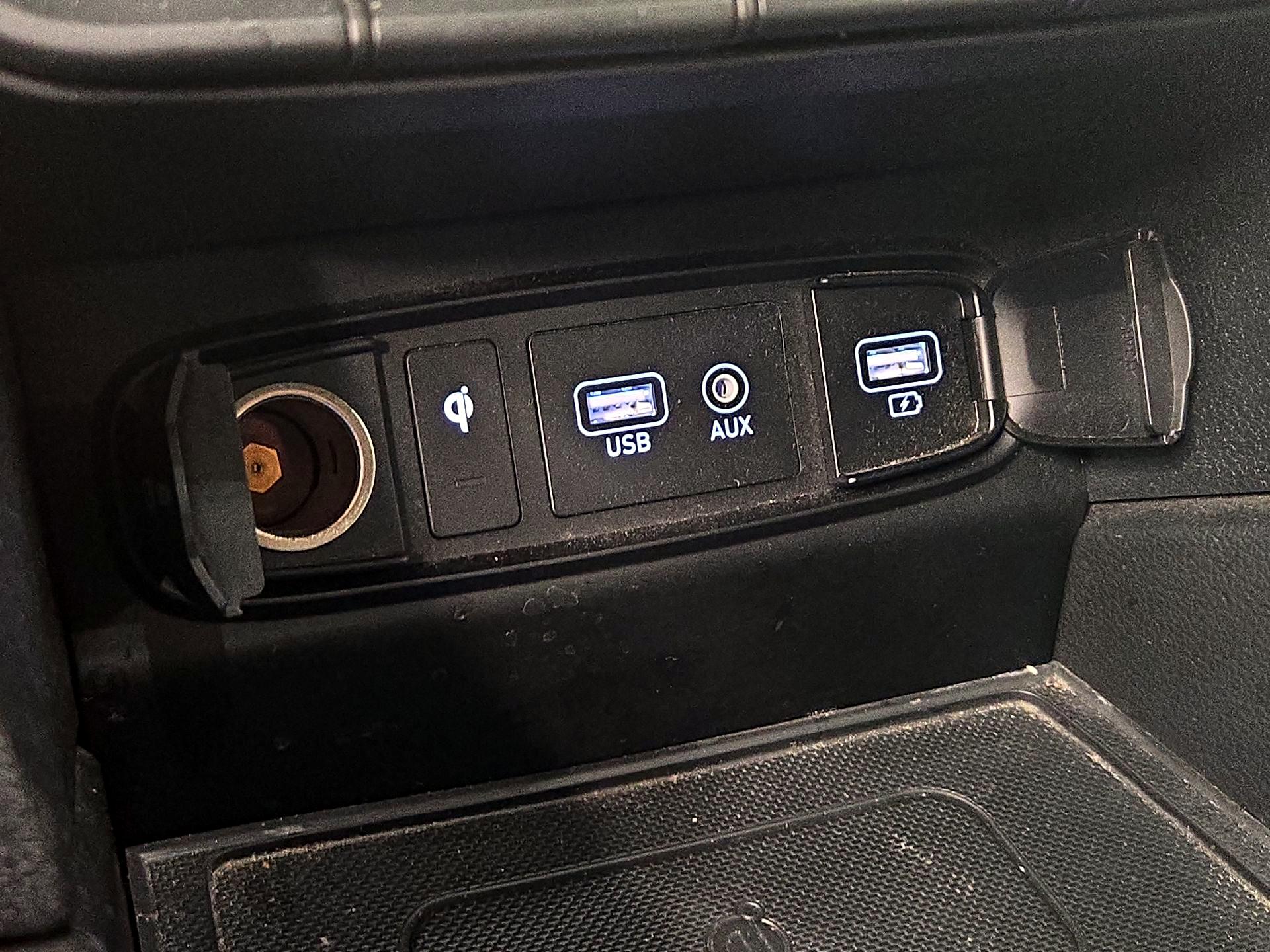 Thumbnail: 2020 Hyundai Santa Fe - 18