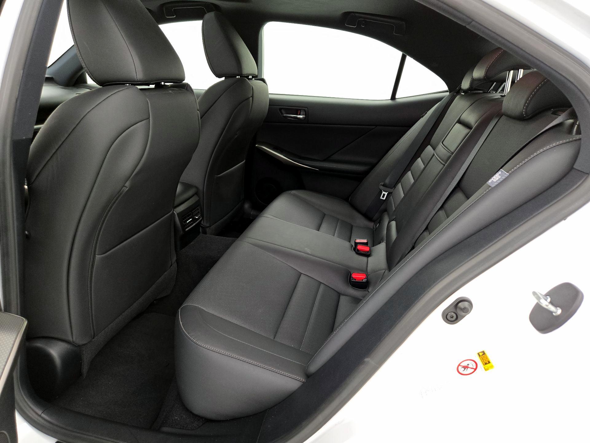 Thumbnail: 2016 Lexus IS - 20