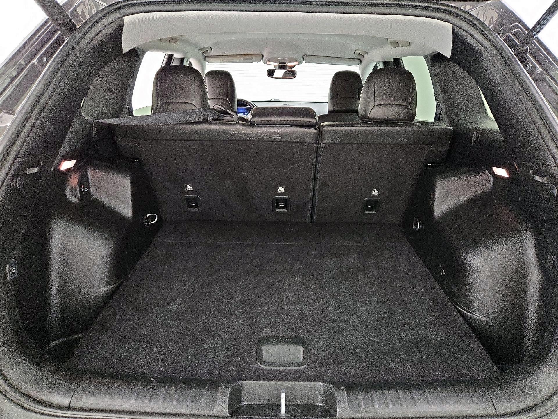 Thumbnail: 2021 Jeep Cherokee - 20