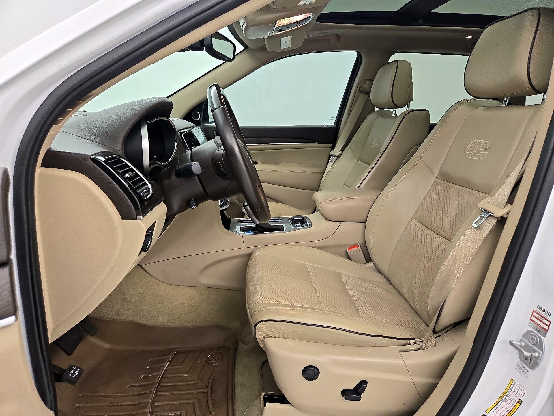 Thumbnail: 2020 Jeep Grand Cherokee - 11