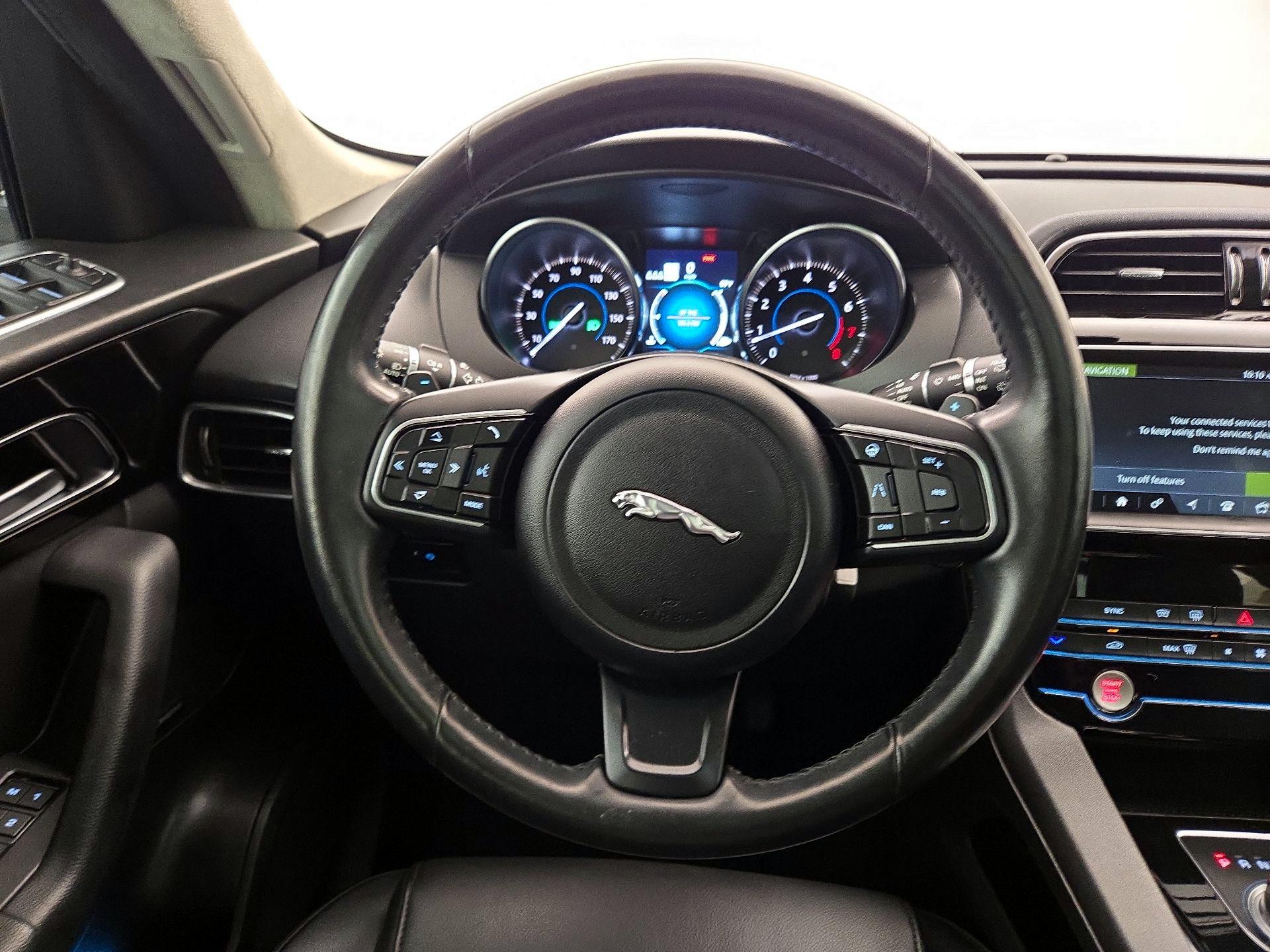 Thumbnail: 2020 Jaguar F-Pace - 10