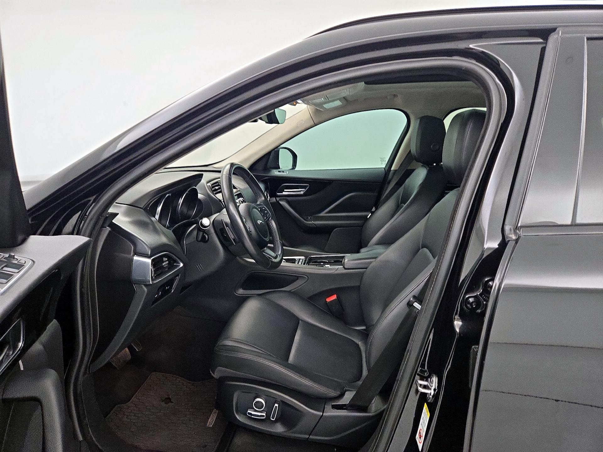 Thumbnail: 2020 Jaguar F-Pace - 11