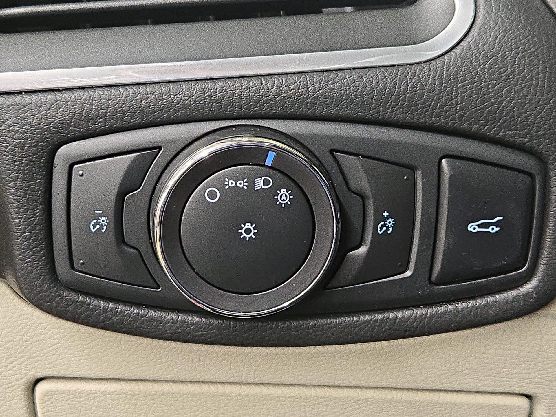 Thumbnail: 2016 Ford Edge - 13