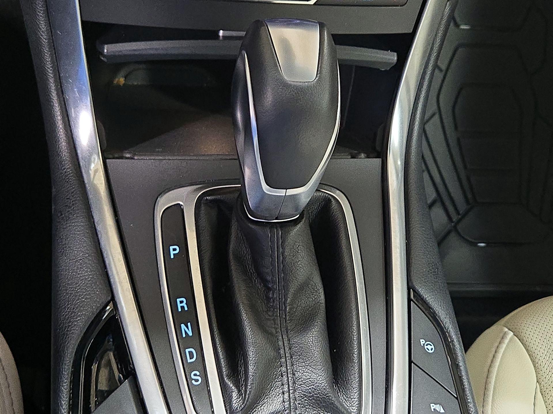 Thumbnail: 2016 Ford Edge - 18