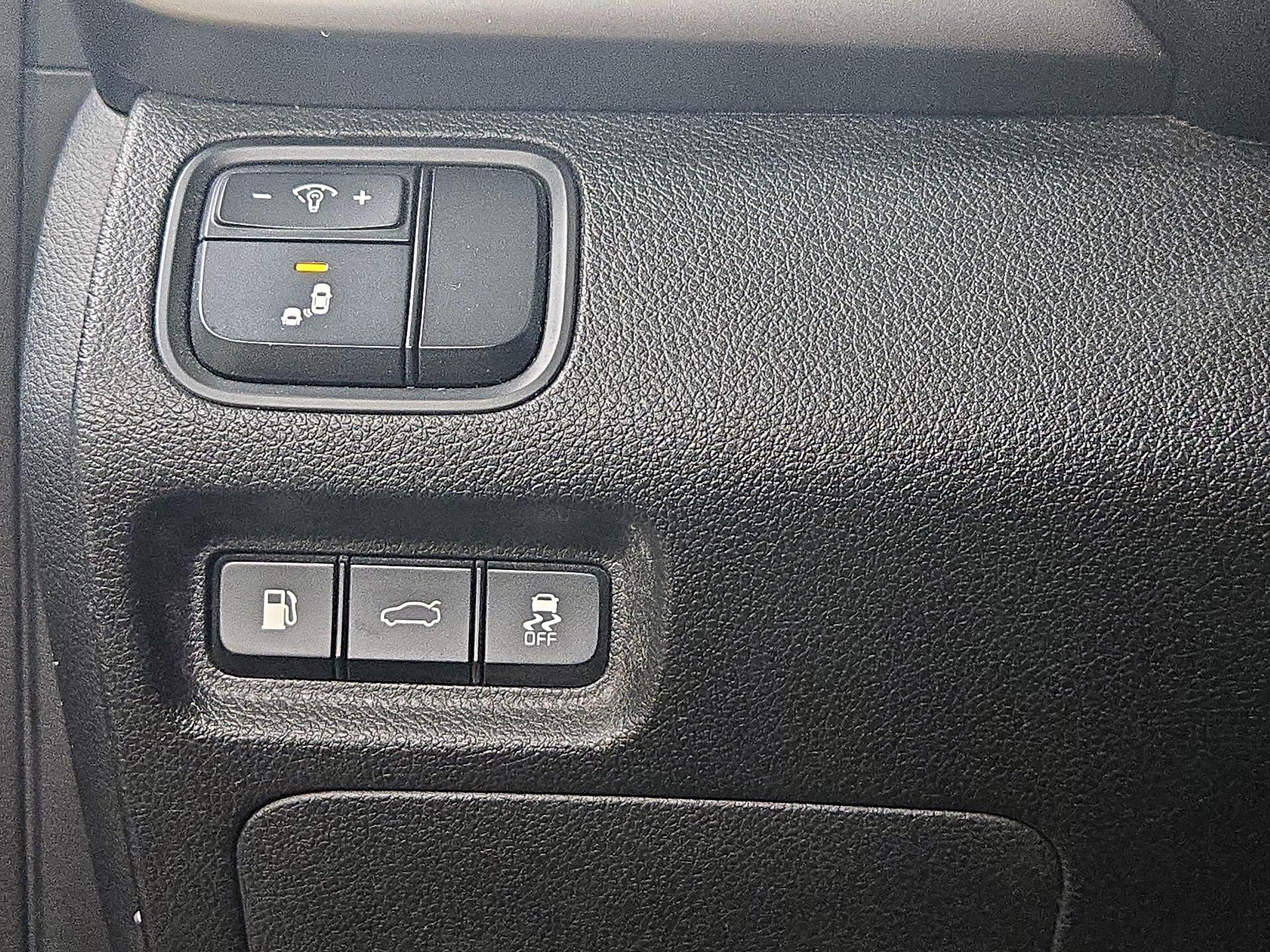 Thumbnail: 2018 Kia Optima - 13