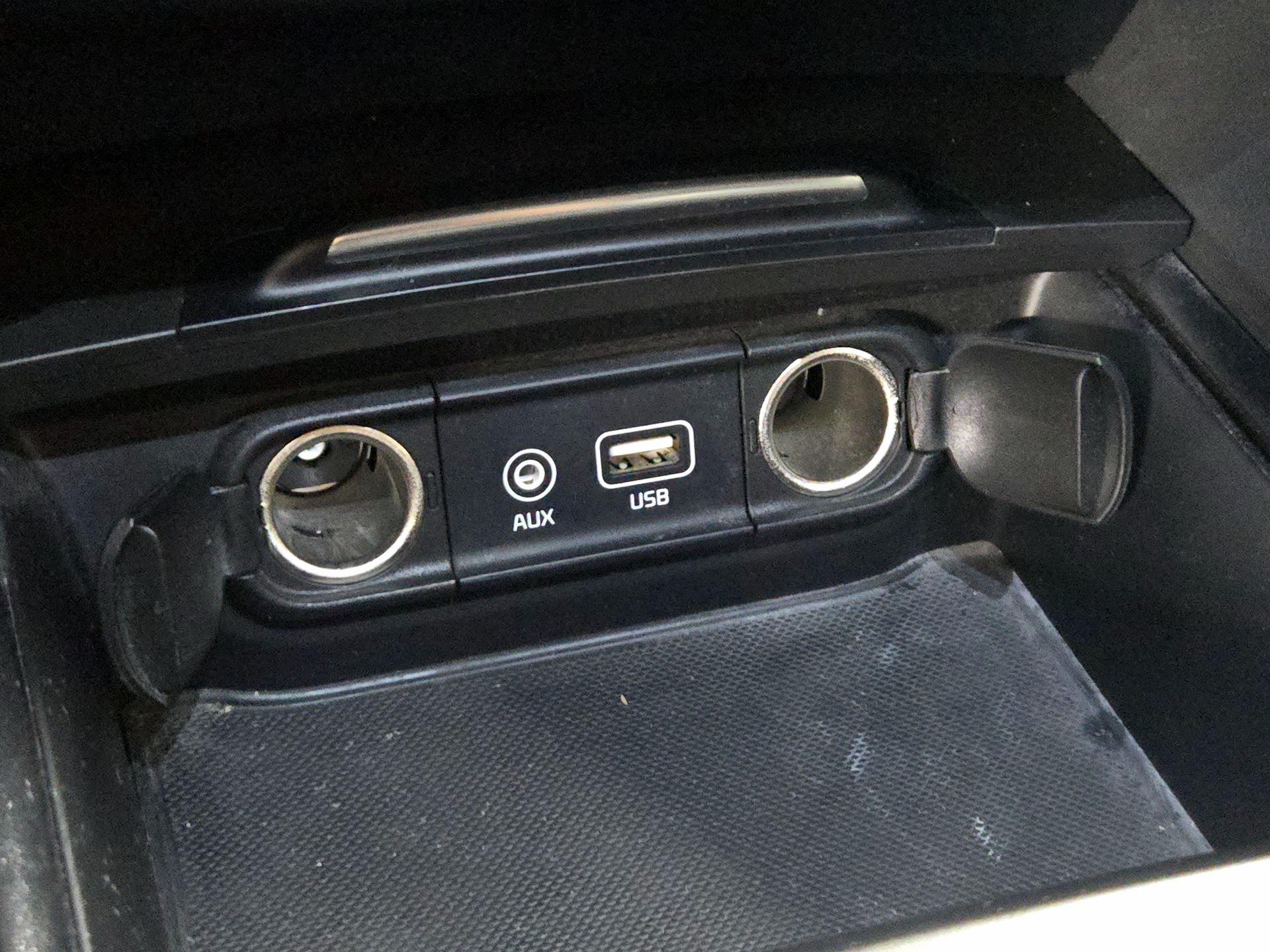 Thumbnail: 2018 Kia Optima - 18