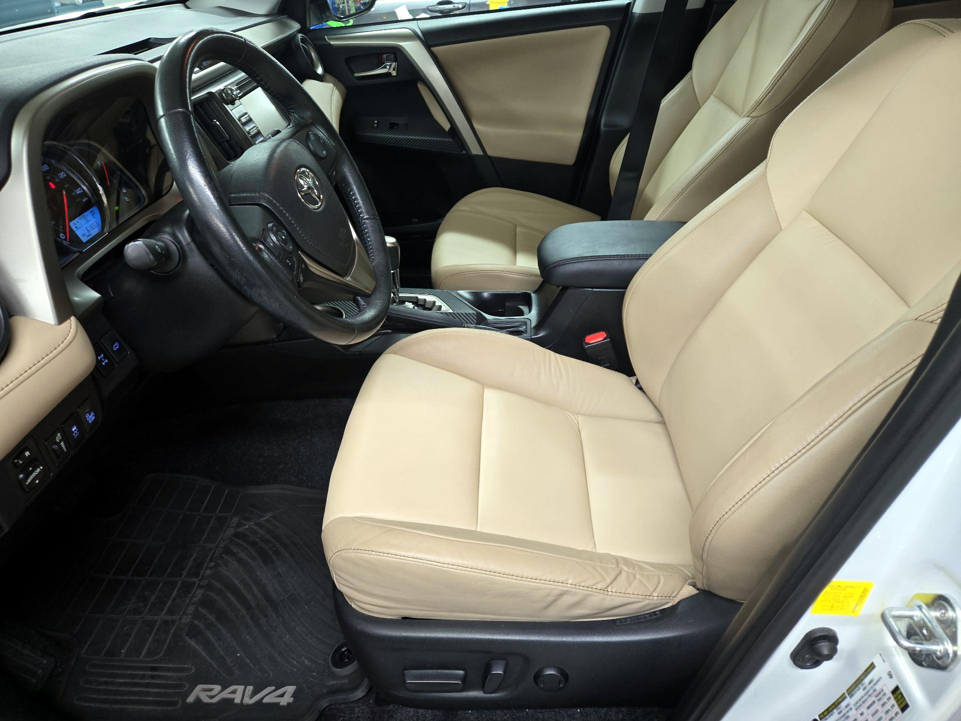 Thumbnail: 2014 Toyota RAV4 - 11