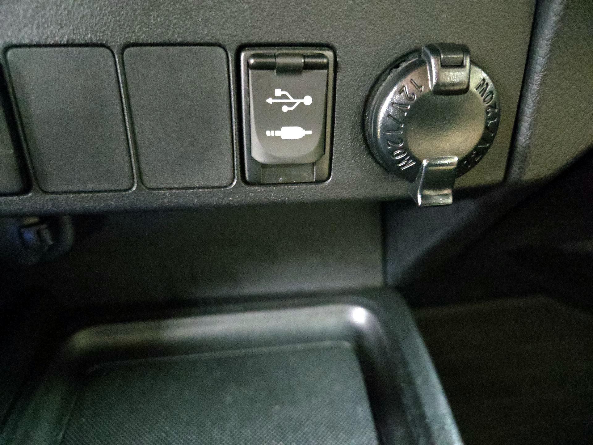 Thumbnail: 2014 Toyota RAV4 - 17