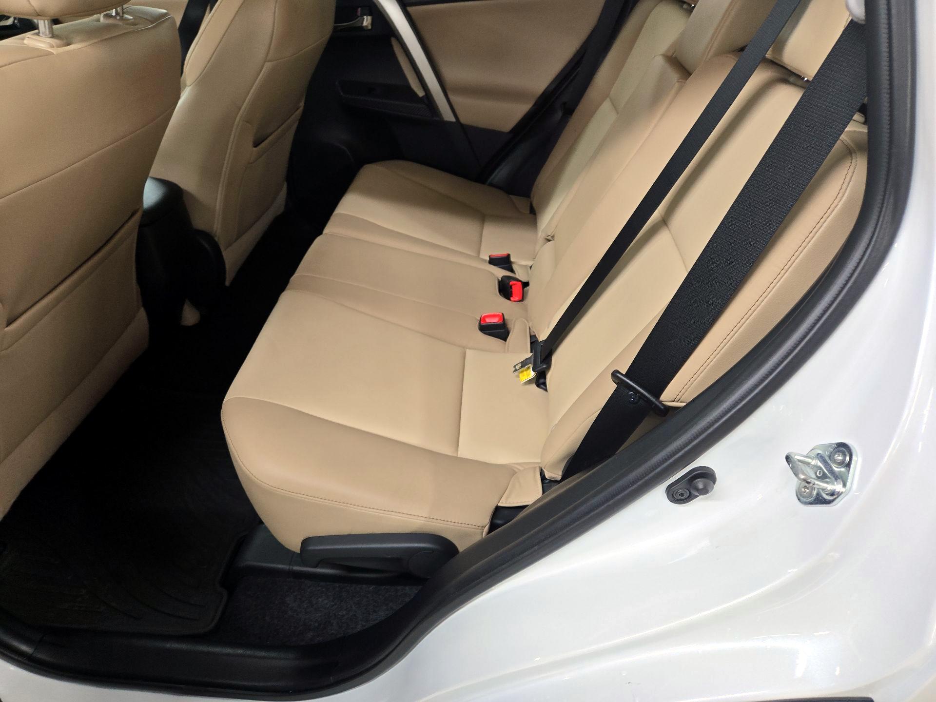 Thumbnail: 2014 Toyota RAV4 - 18