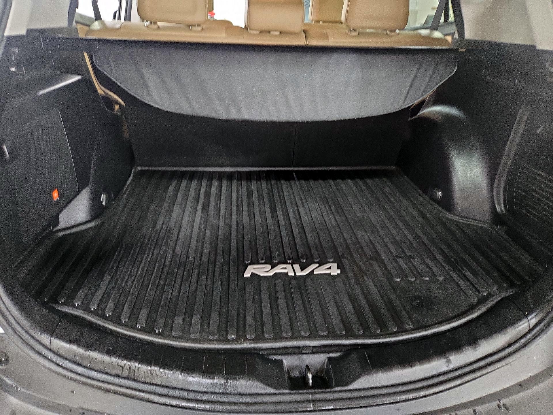 Thumbnail: 2014 Toyota RAV4 - 19