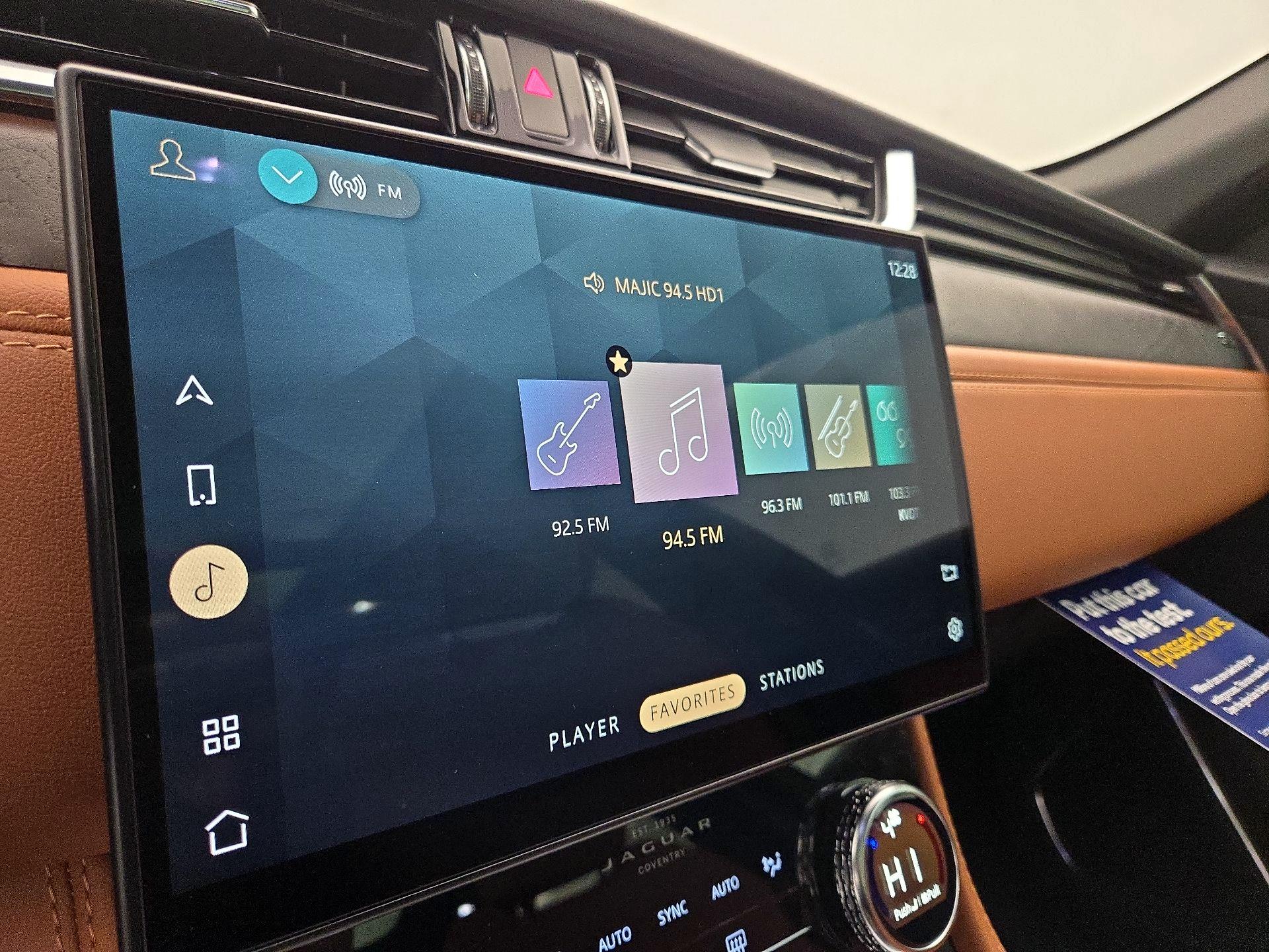 Thumbnail: 2021 Jaguar F-Pace - 16