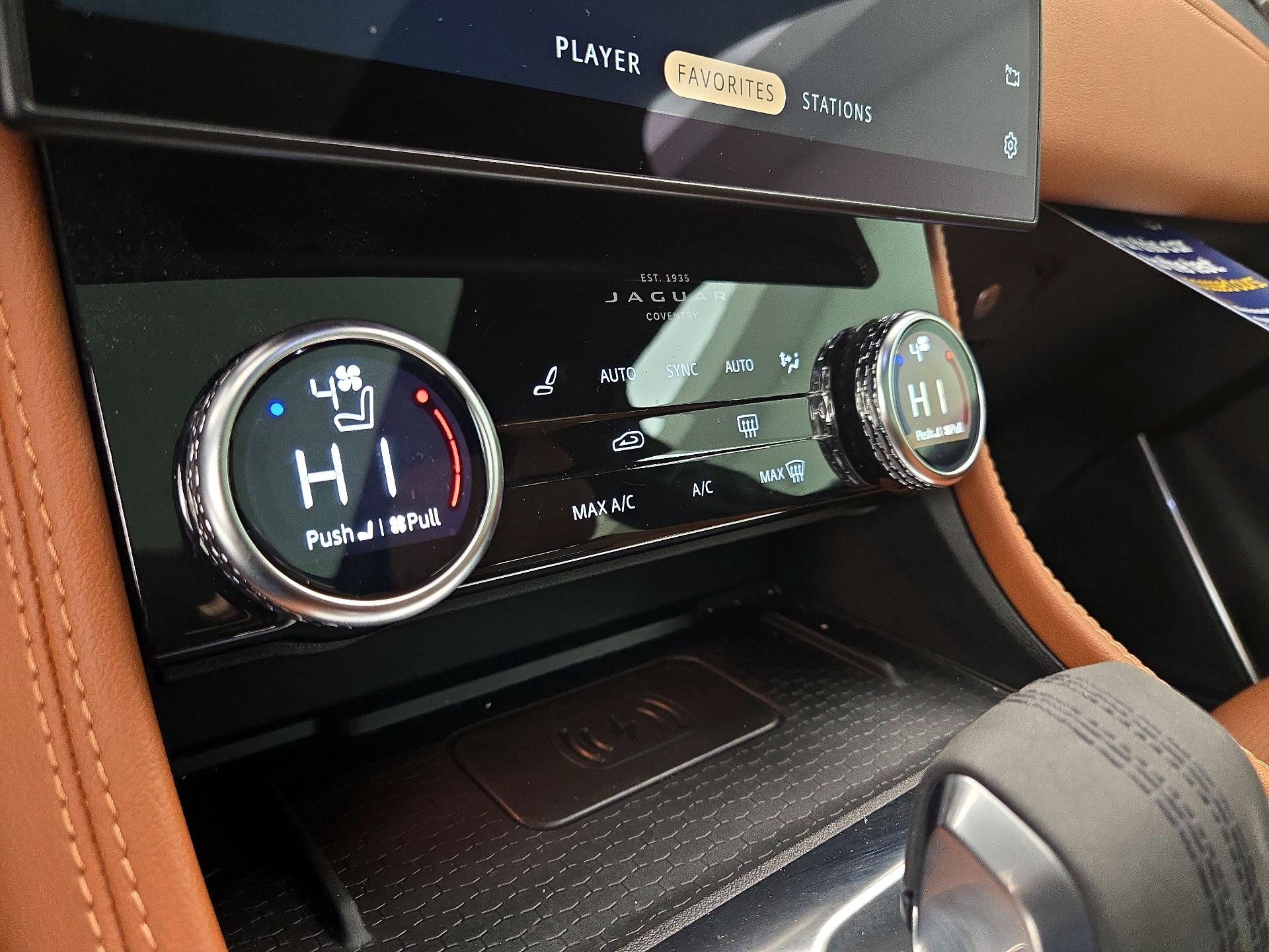 Thumbnail: 2021 Jaguar F-Pace - 17