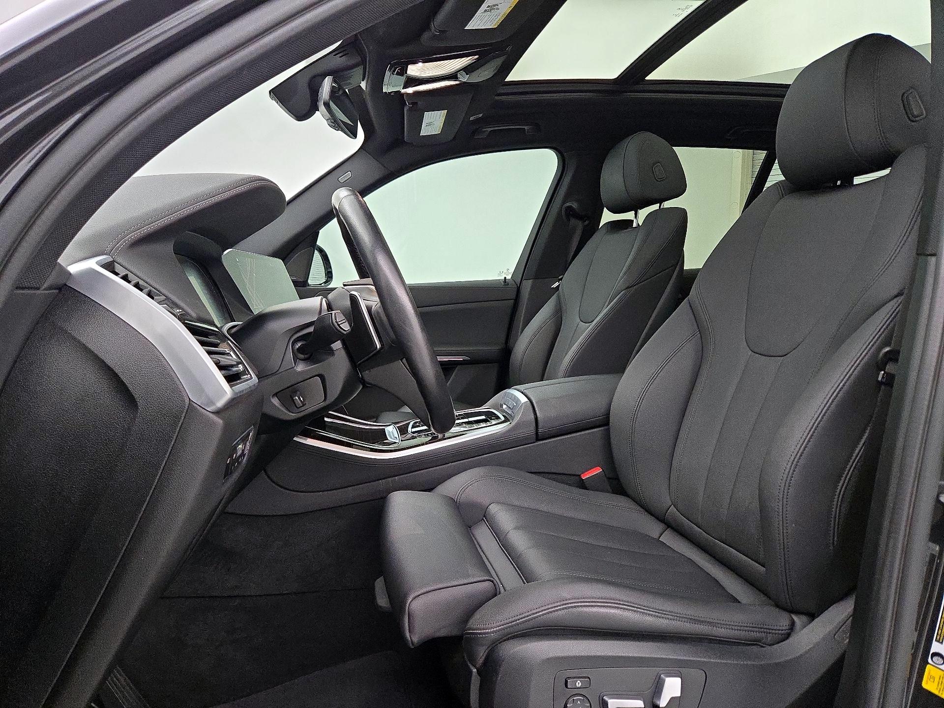 Thumbnail: 2021 BMW X5 - 11