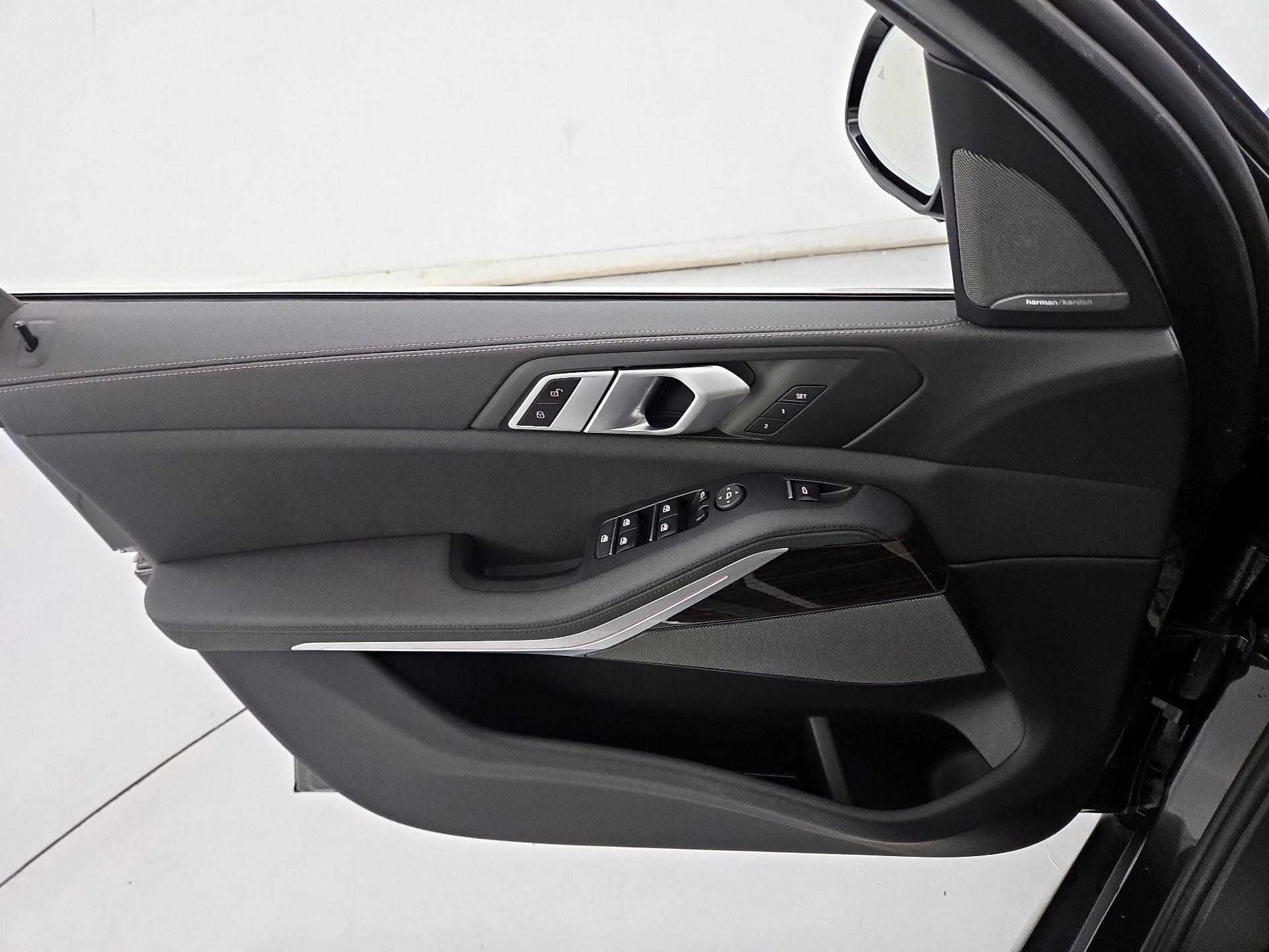 Thumbnail: 2021 BMW X5 - 12